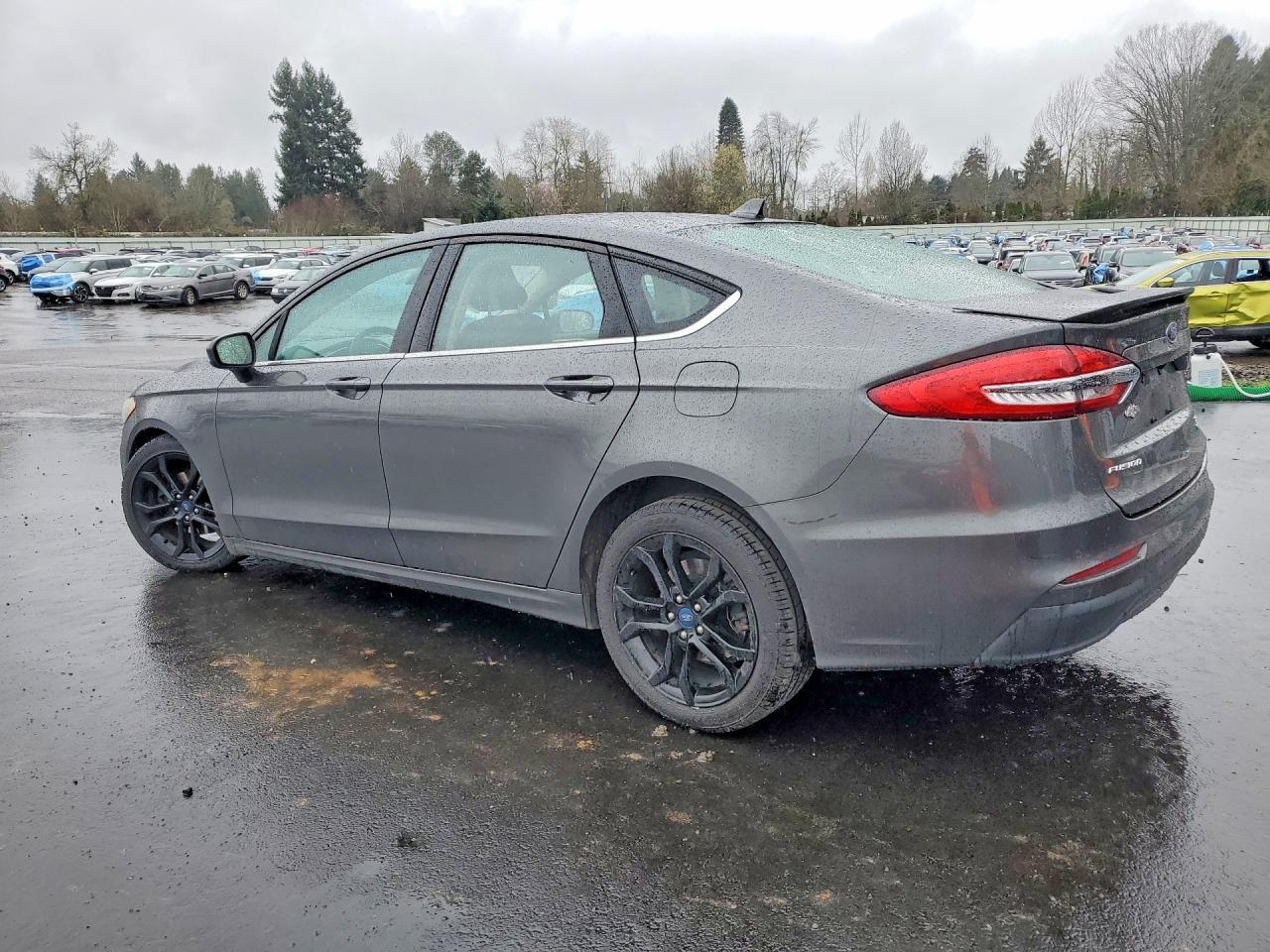2019 Ford Fusion Se - Image 2