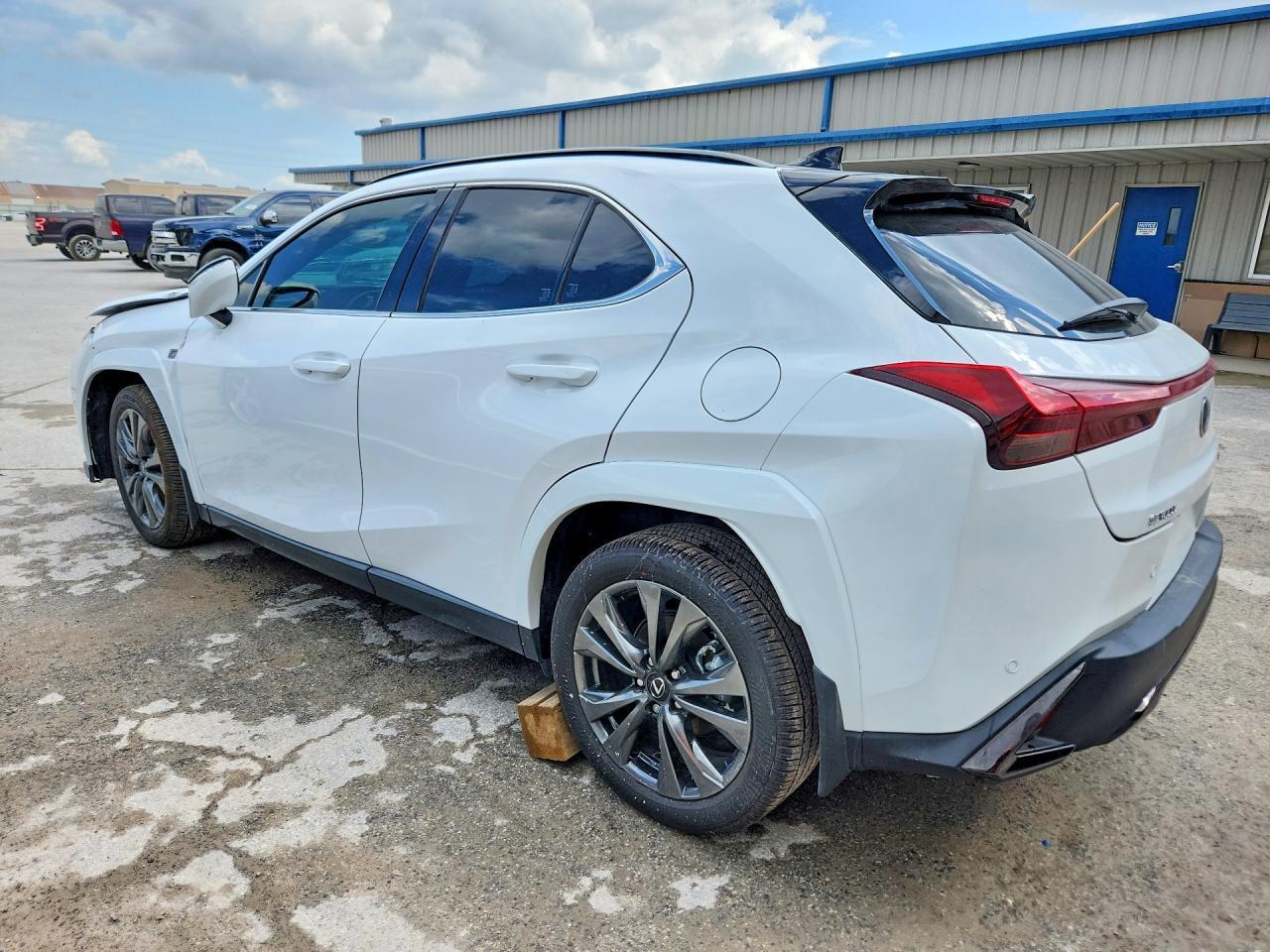 2025 Lexus Ux 300H Base - Фото 2