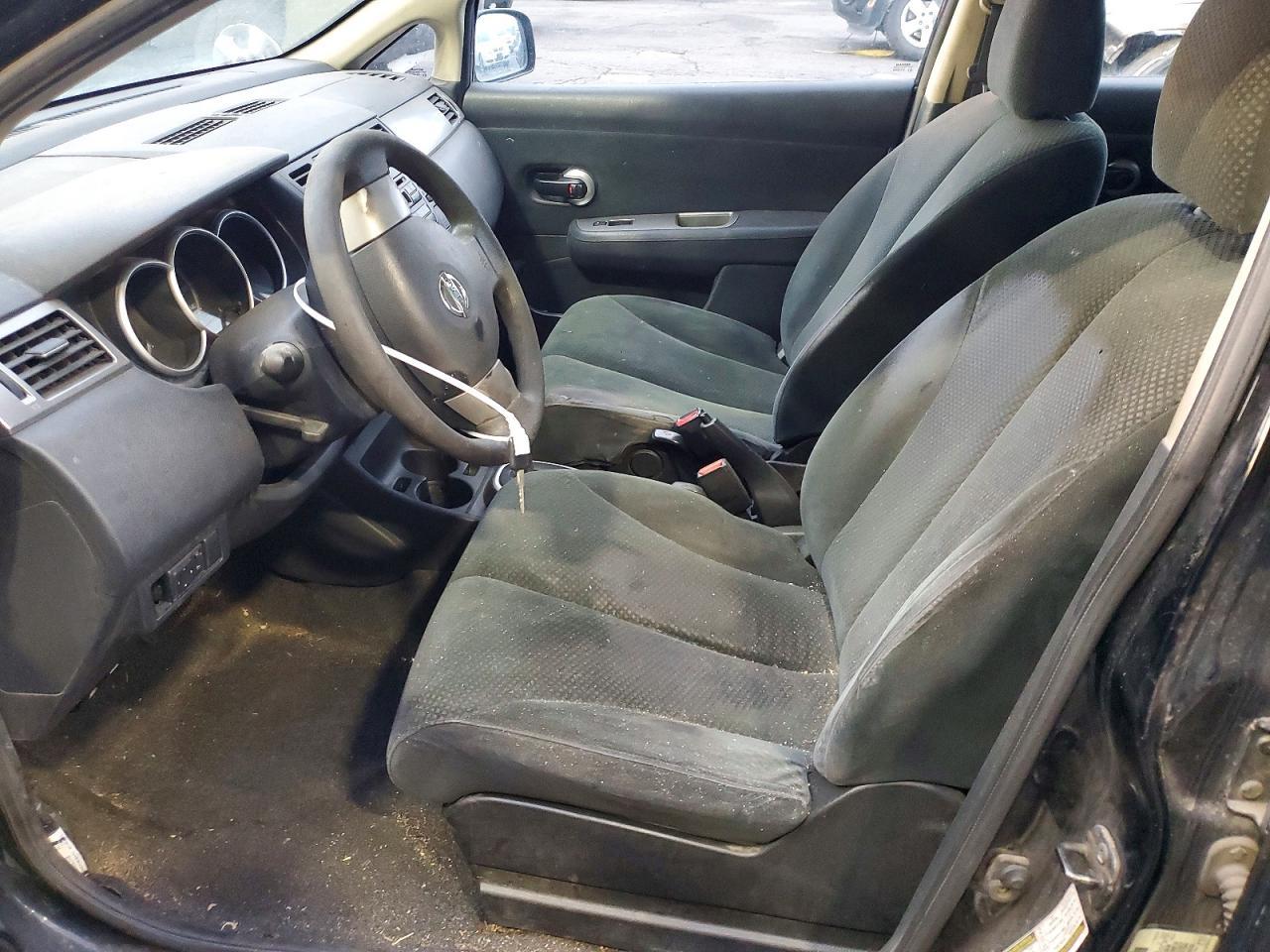 2011 Nissan Versa 1.8 S - Image 7