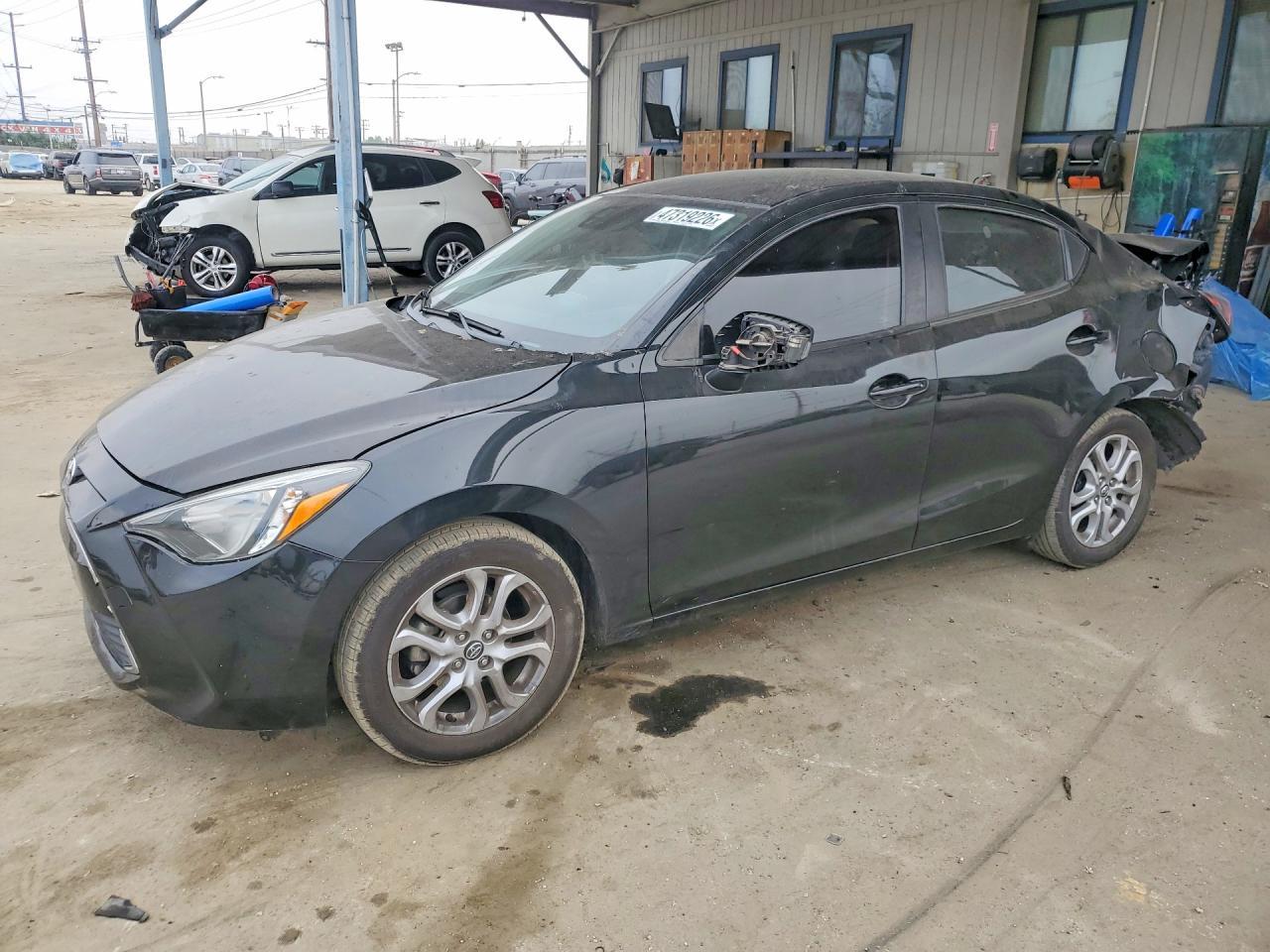 2017 Toyota Yaris Ia Base