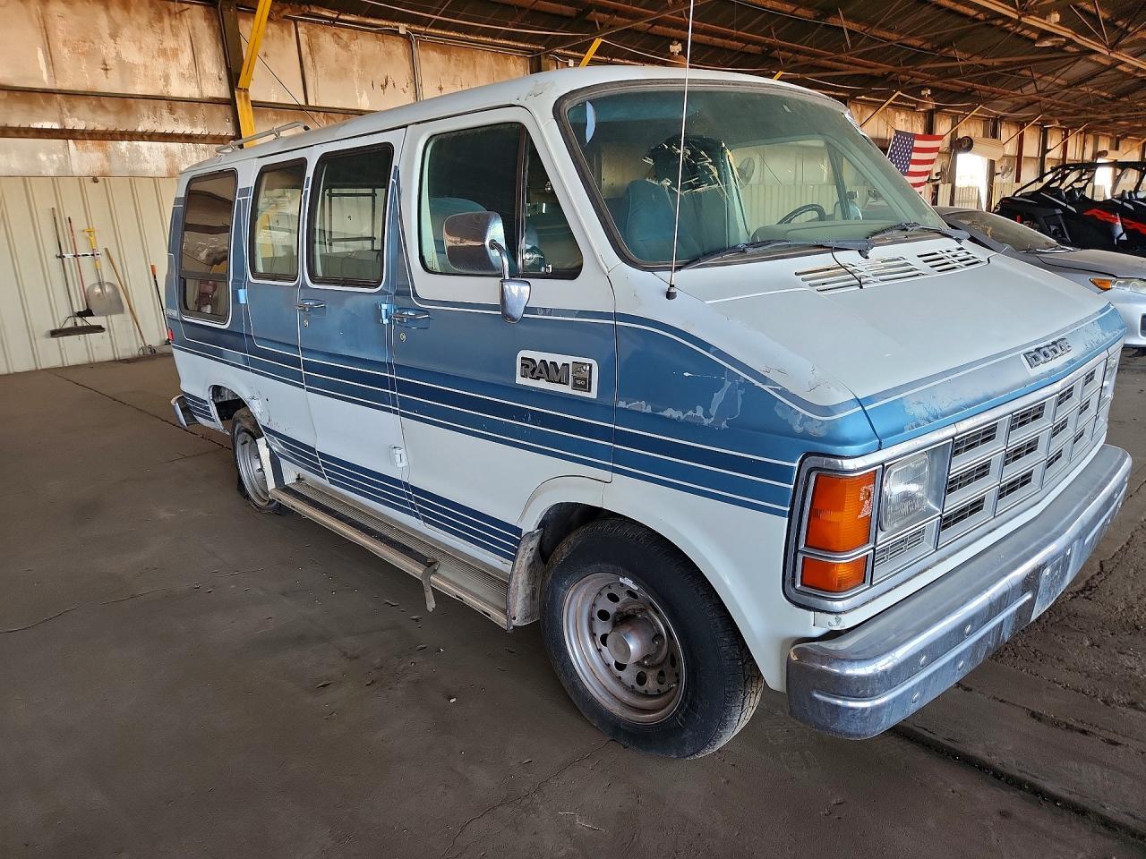 1990 Dodge Ram Van B150 - Фото 4