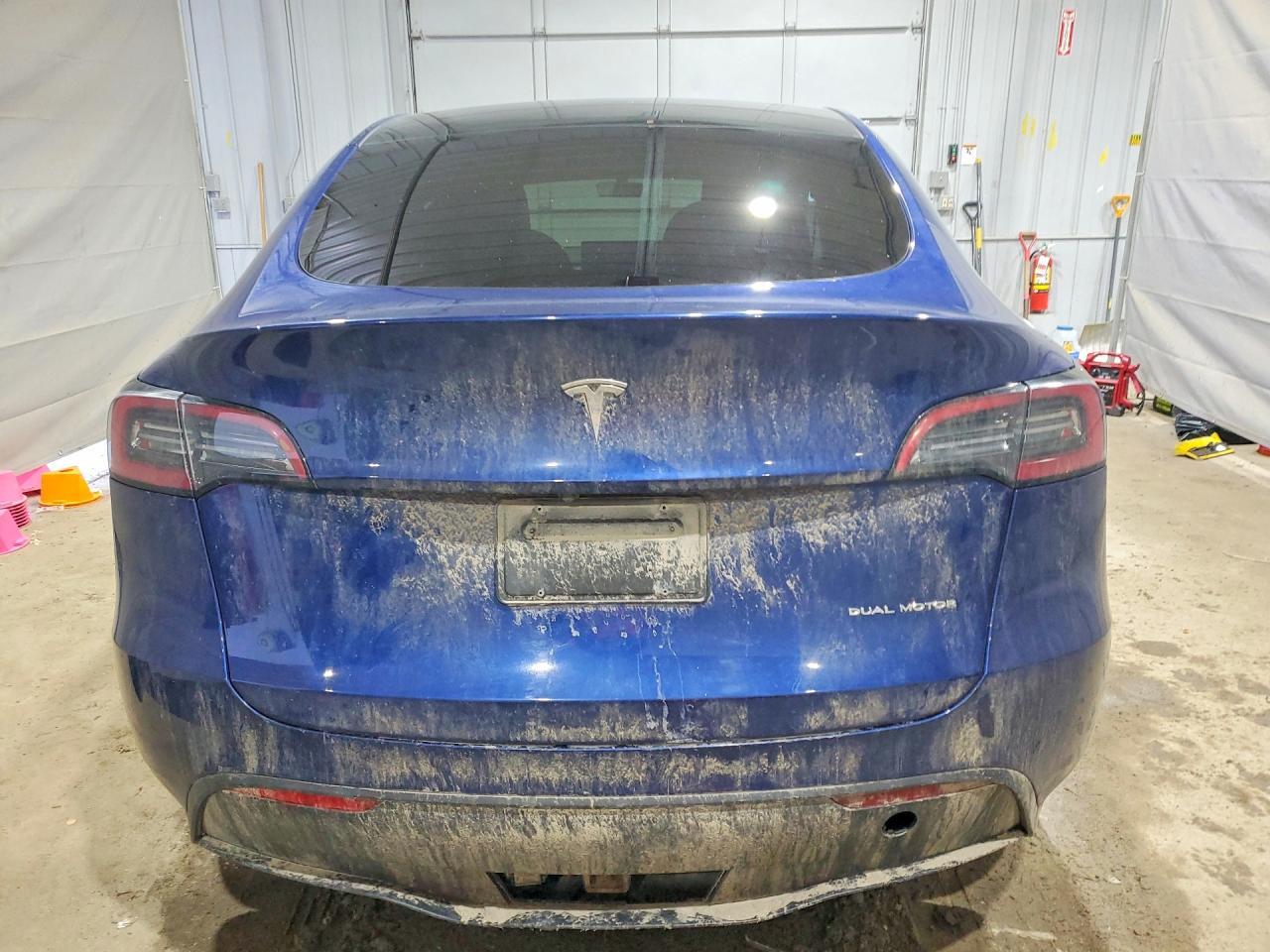 2023 Tesla Model Y - Image 6