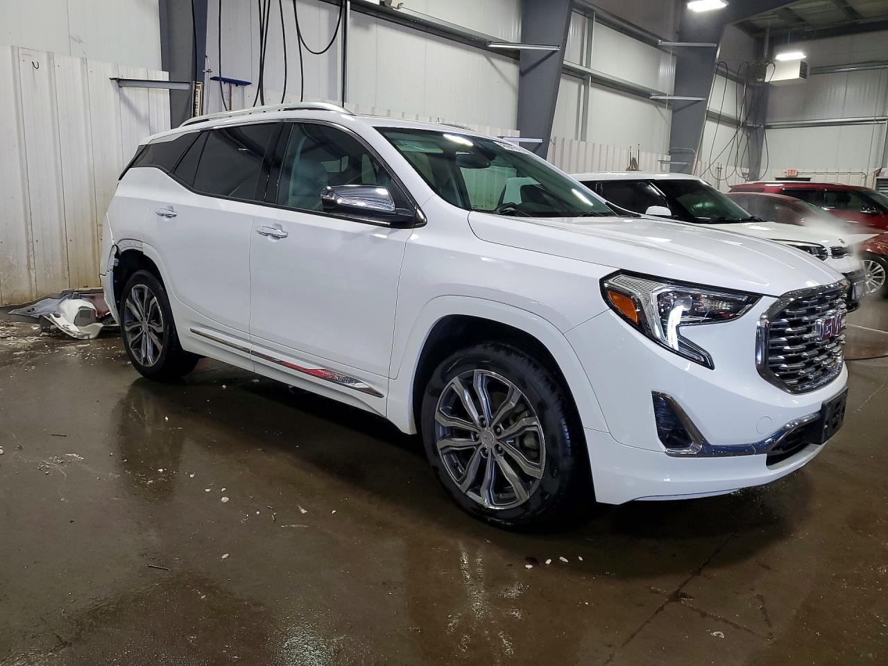 2018 GMC Terrain Denali - Image 4