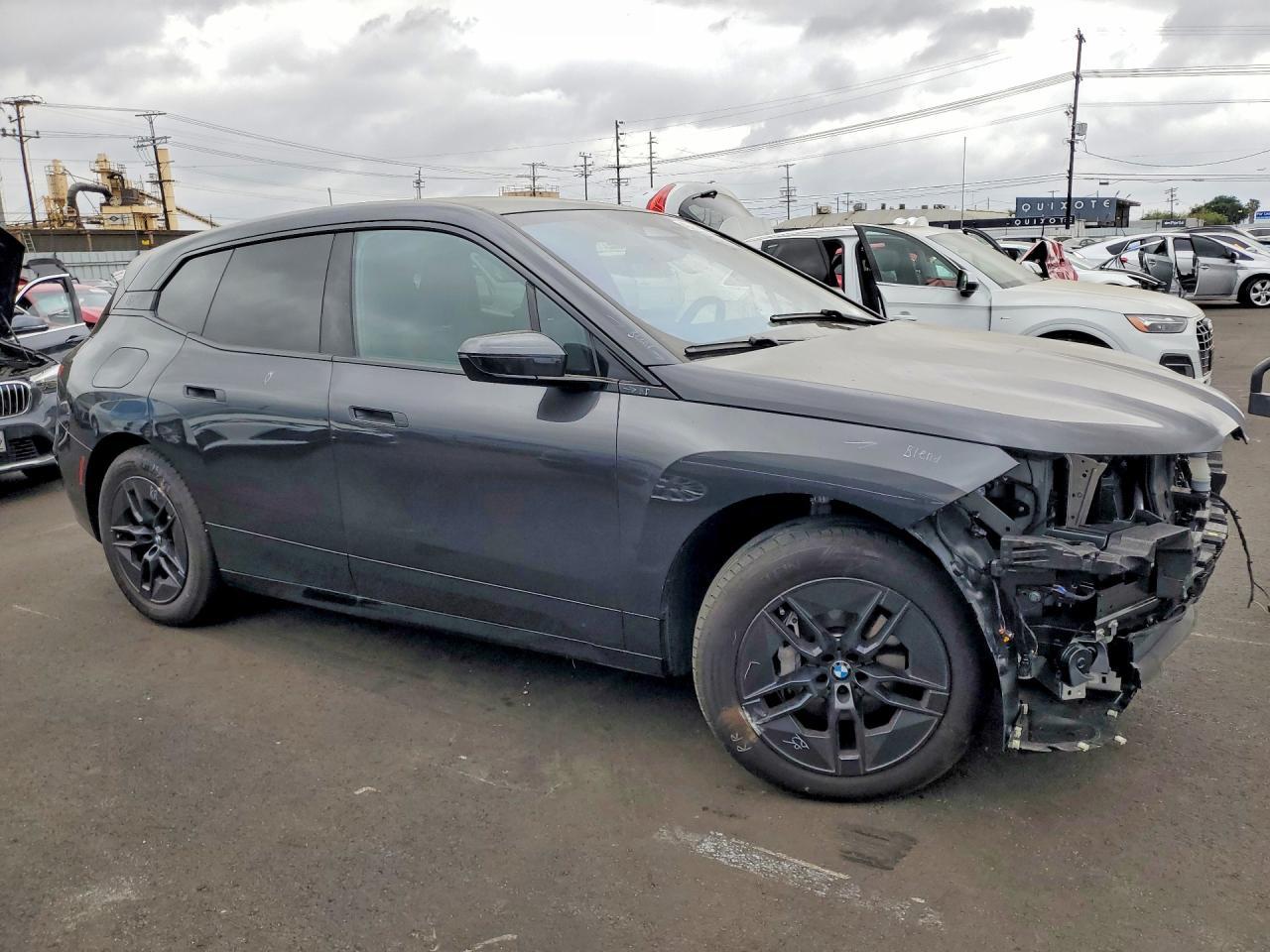 2026 BMW Ix xDrive45 - Image 4