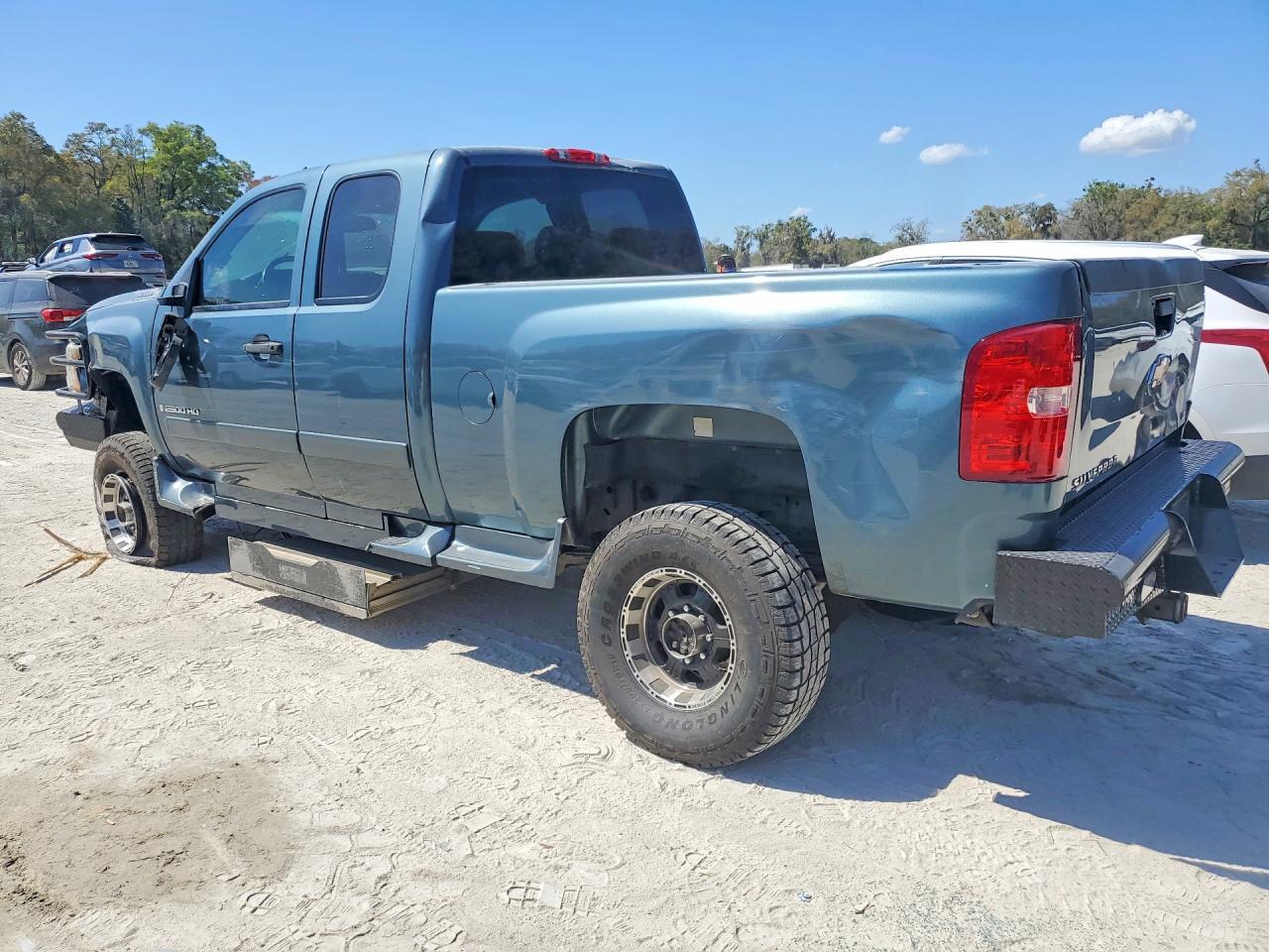 2007 Chevrolet Silverado K2500 Heavy Duty - Фото 2