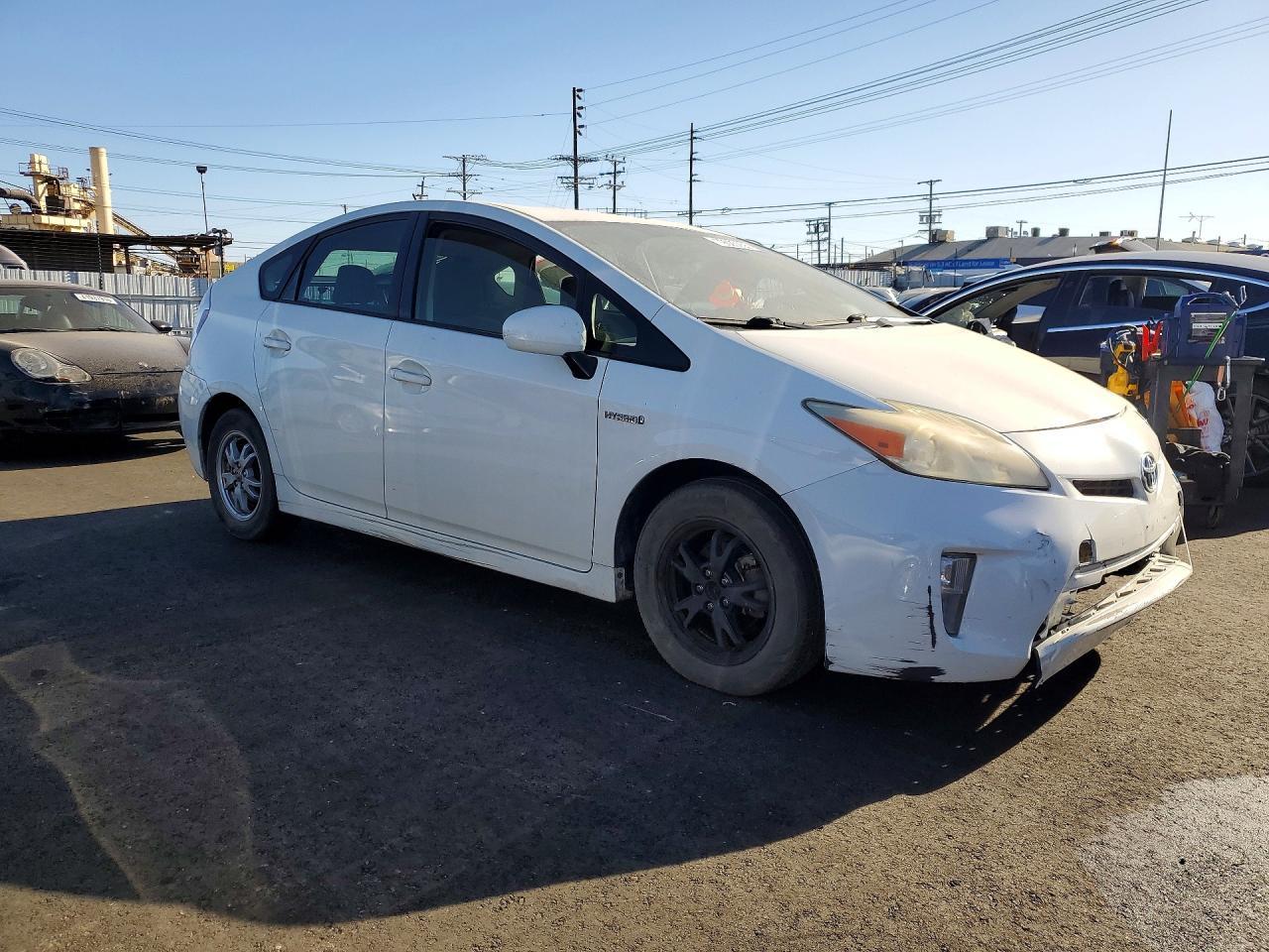 2013 Toyota Prius Two - Фото 4