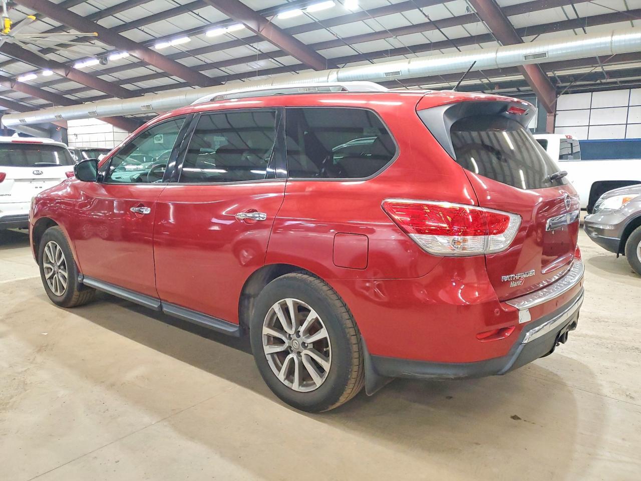 2014 Nissan Pathfinder Sv - Image 2
