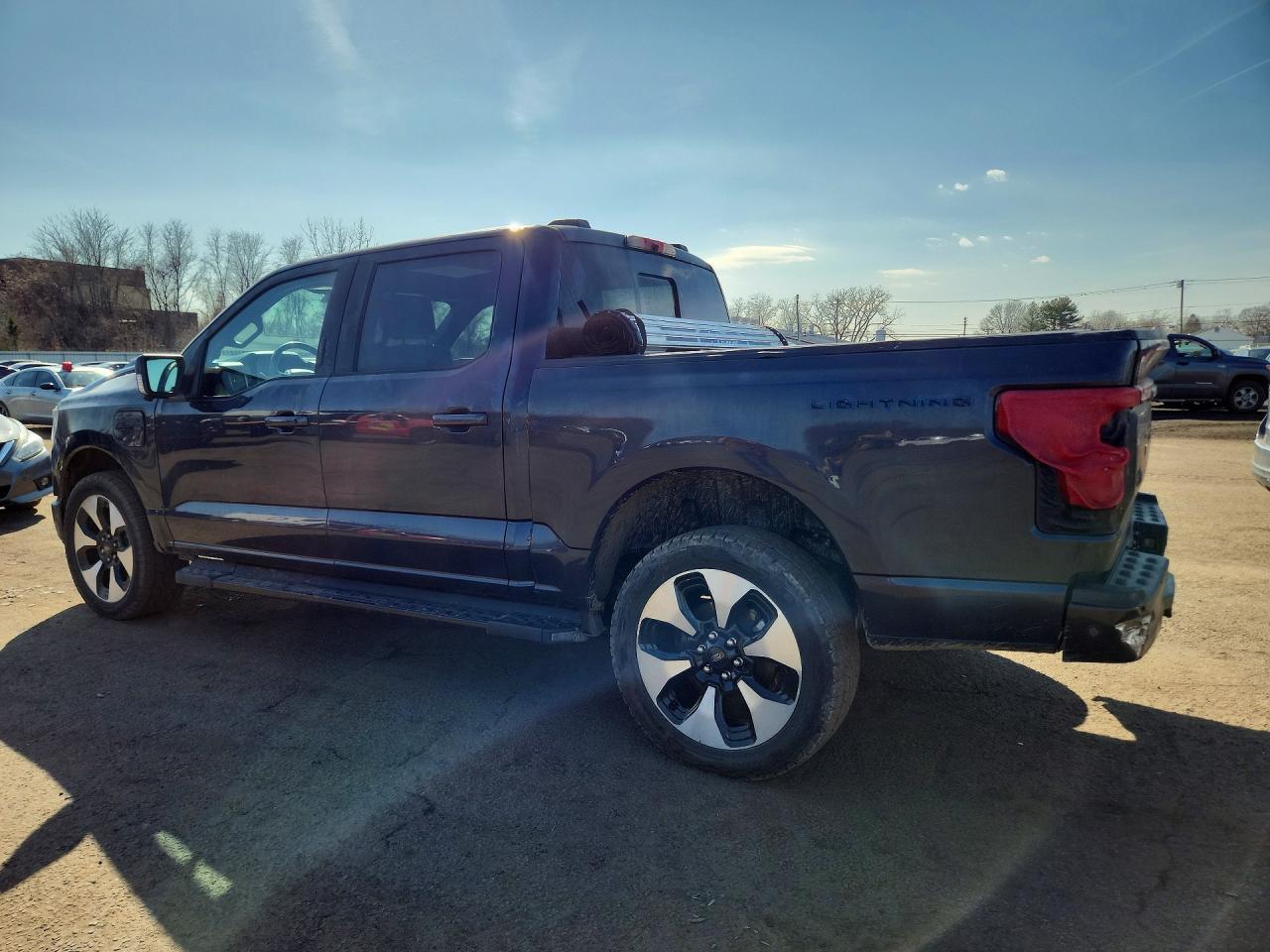 2022 Ford F150 Lightning Pro - Фото 2