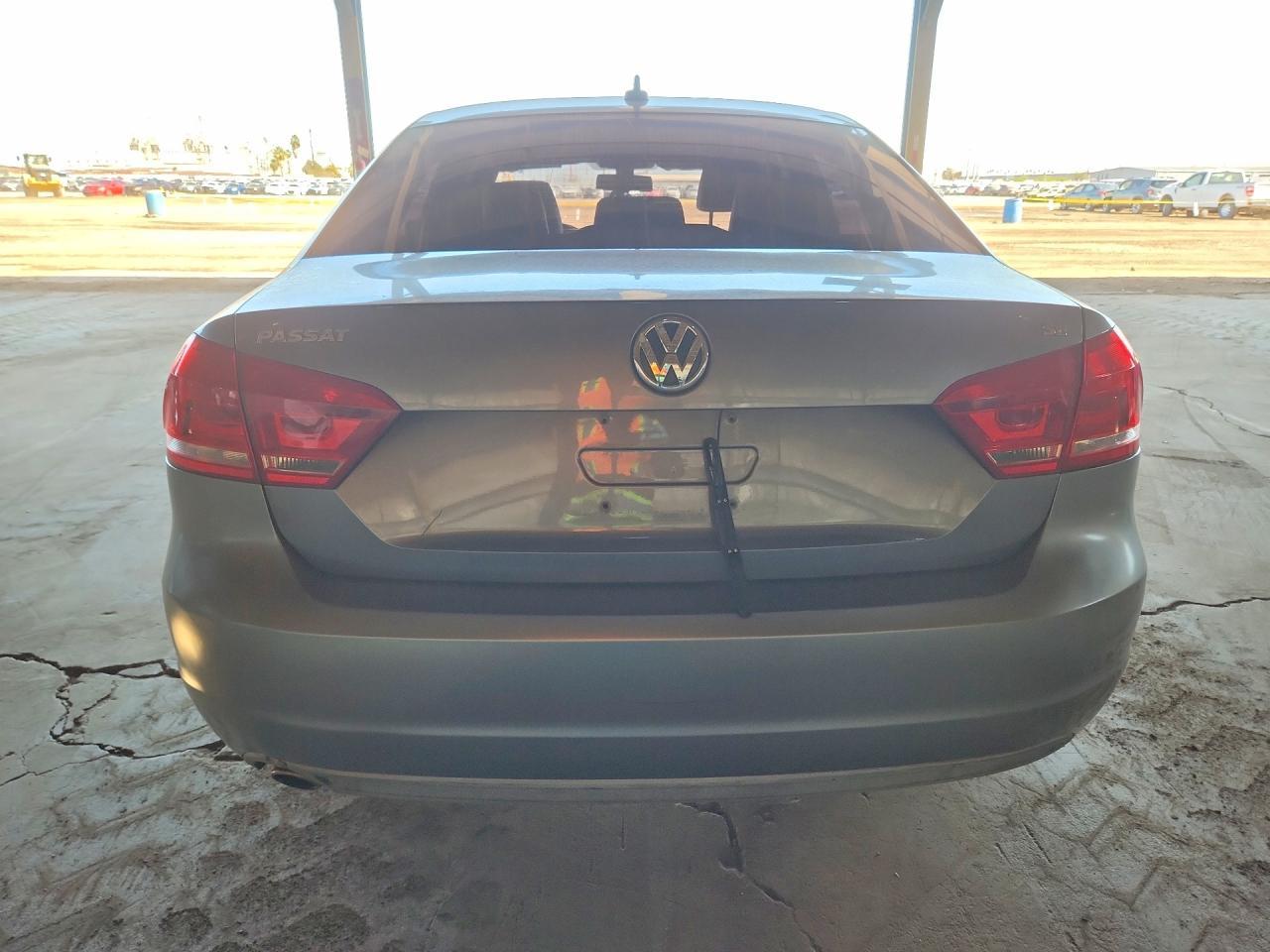 2013 Volkswagen Passat Se - Image 6