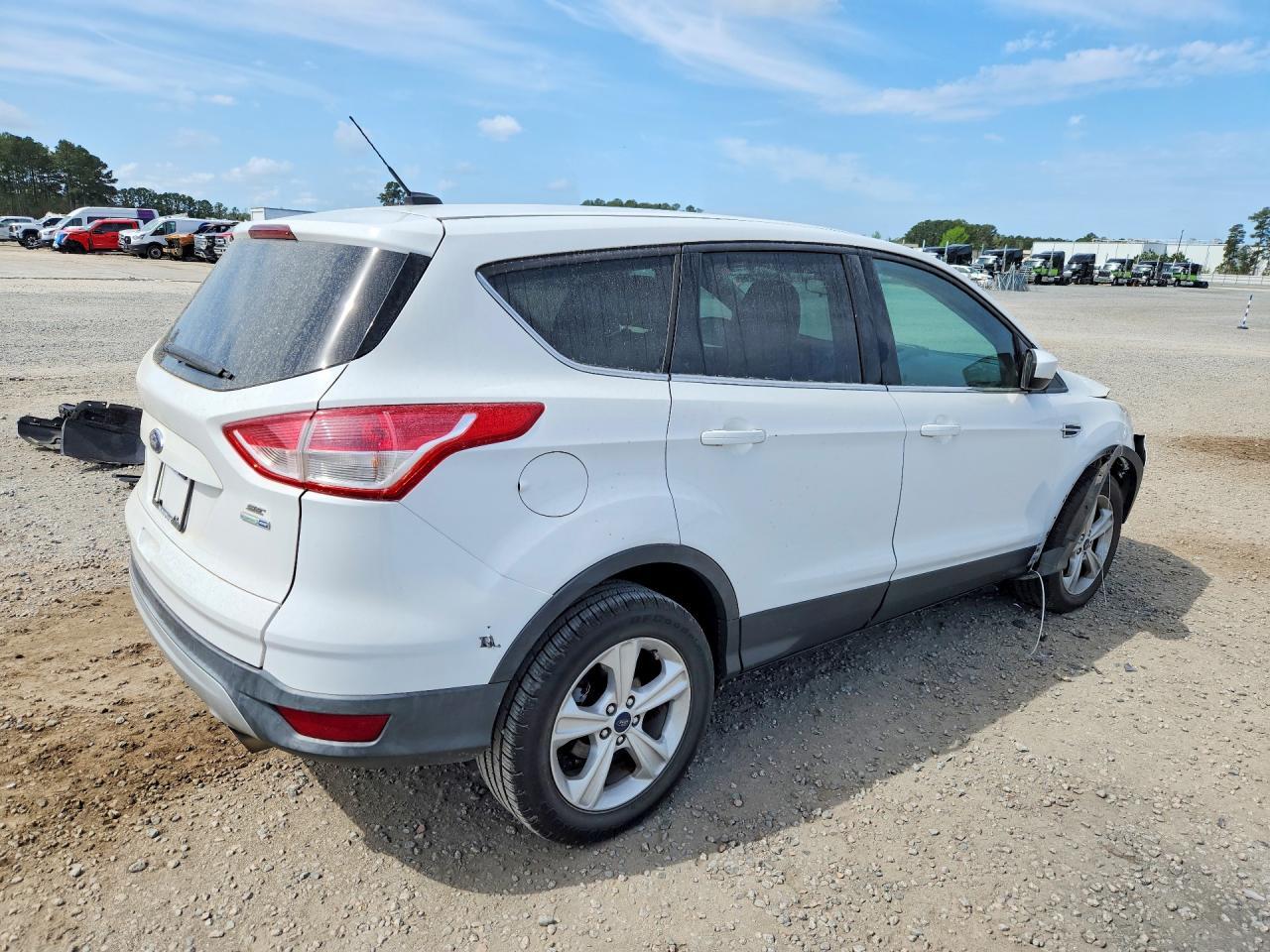 2014 Ford Escape Se - Image 3