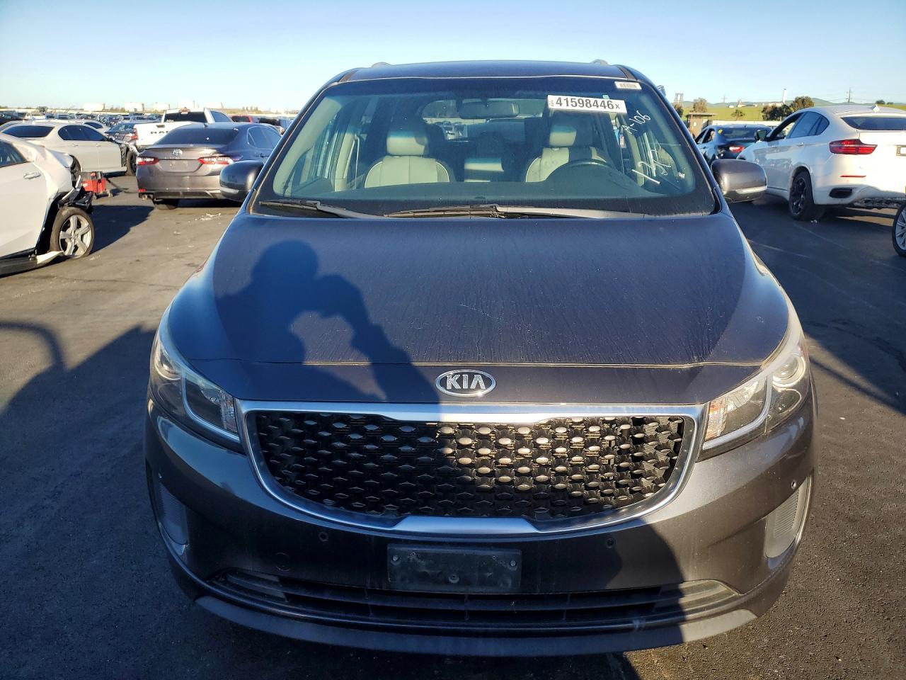 2017 Kia Sedona Lx - Фото 5