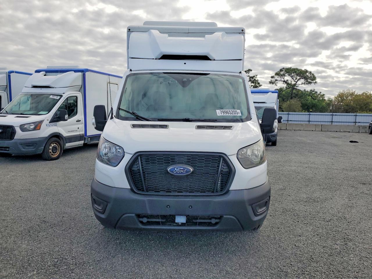 2020 Ford Transit Delivery Truck - Фото 5