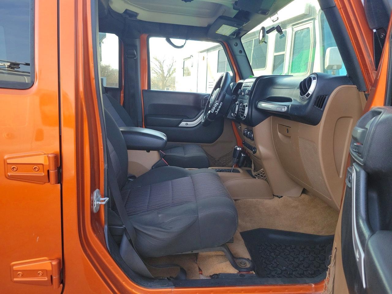 2011 Jeep Wrangler Unlimited Sahara - Image 5