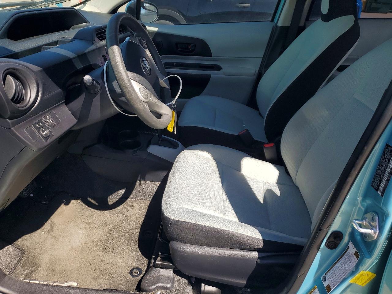 2013 Toyota Prius C One - Image 7
