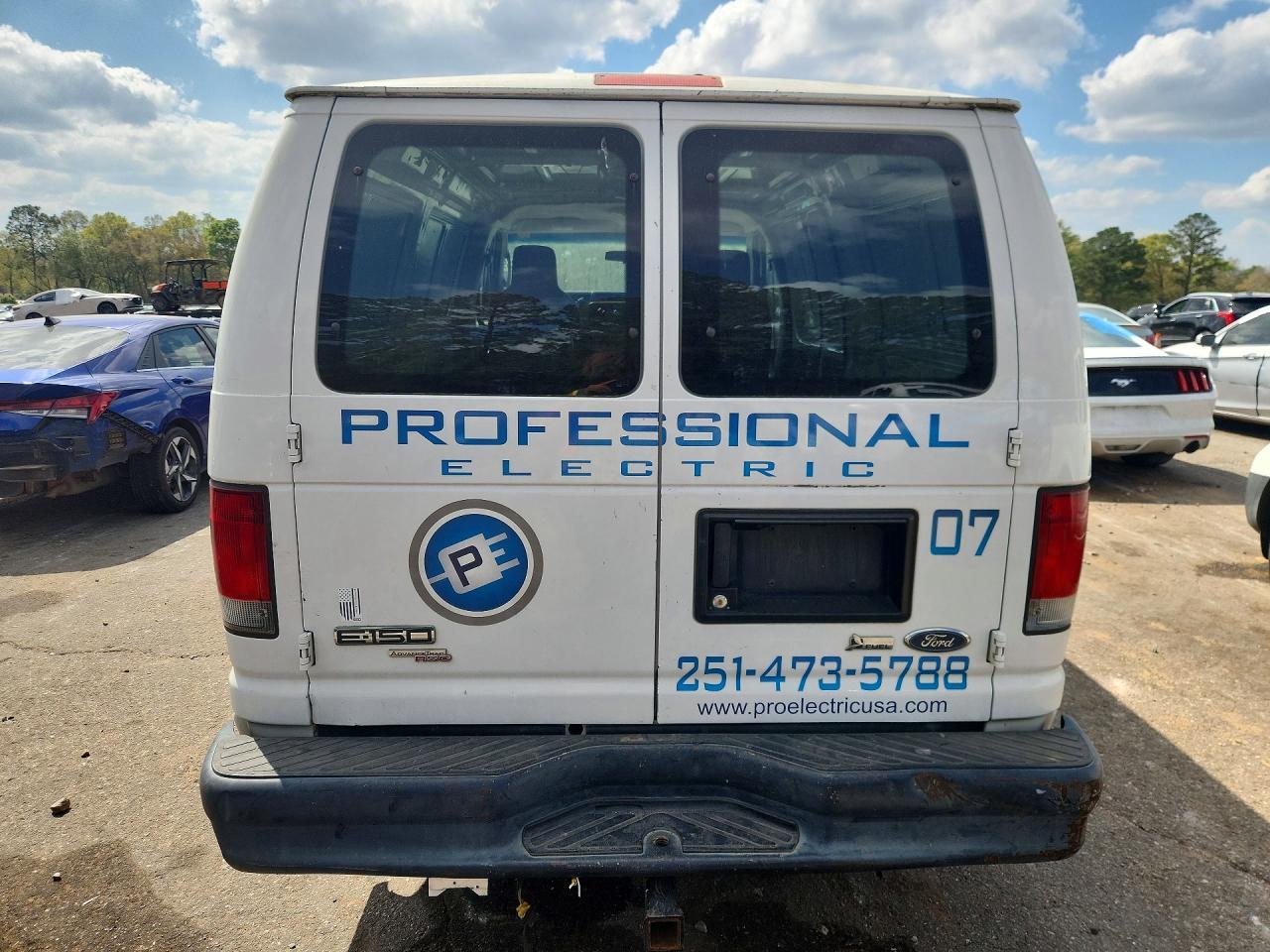2011 Ford Econoline E150 Van - Фото 6