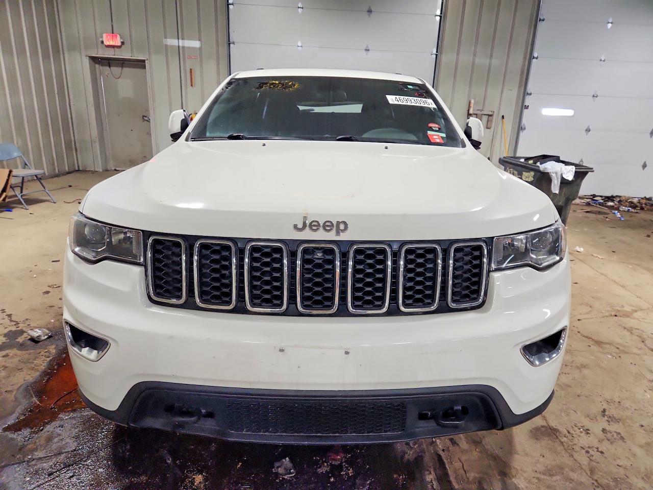 2020 Jeep Grand Cherokee Laredo - Image 5