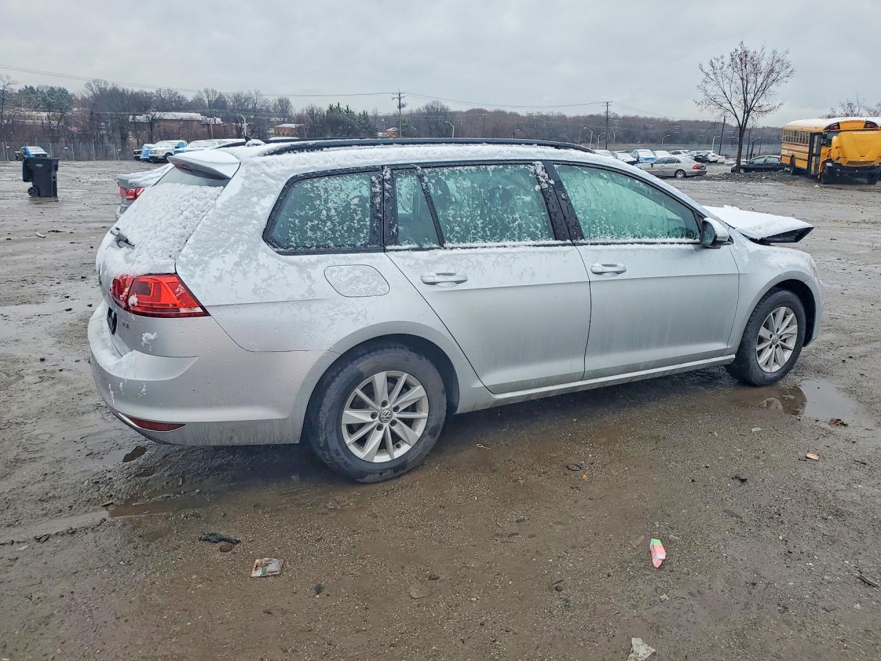 2016 Volkswagen Golf Sportwagen S - Фото 3