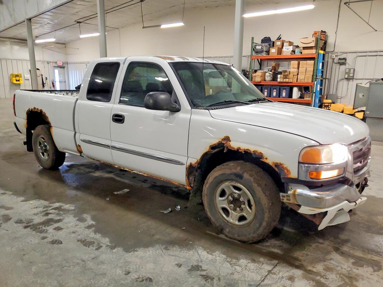 2003 GMC New Sierra C1500 - Фото 4
