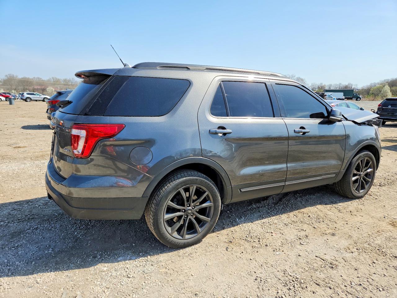 2018 Ford Explorer Xlt - Image 3