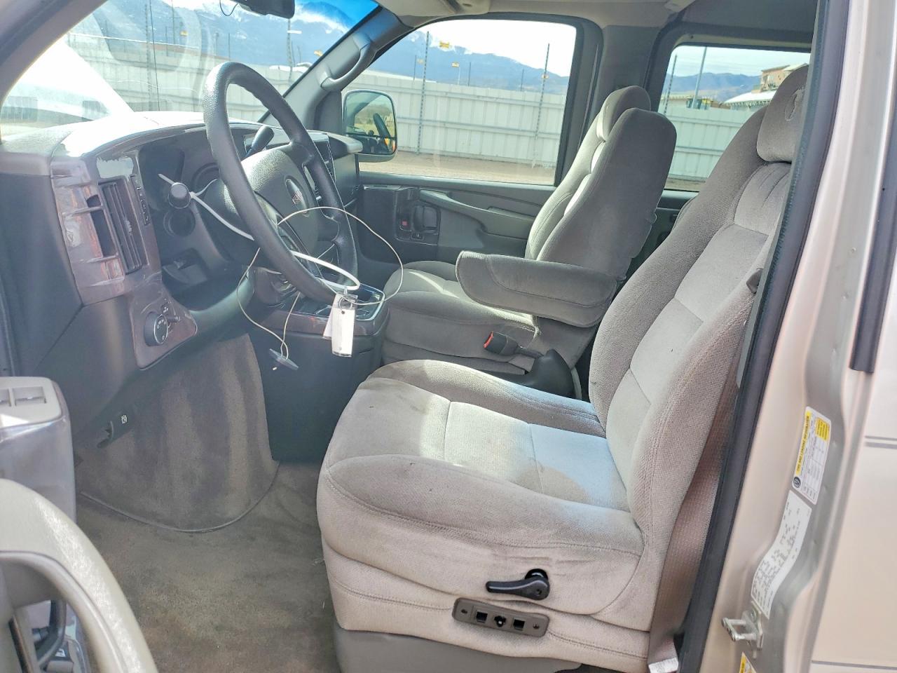 2009 GMC Savana G1500 - Фото 7