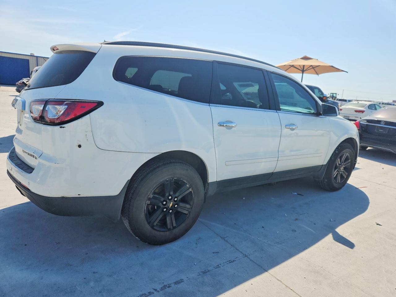 2016 Chevrolet Traverse Lt - Image 3