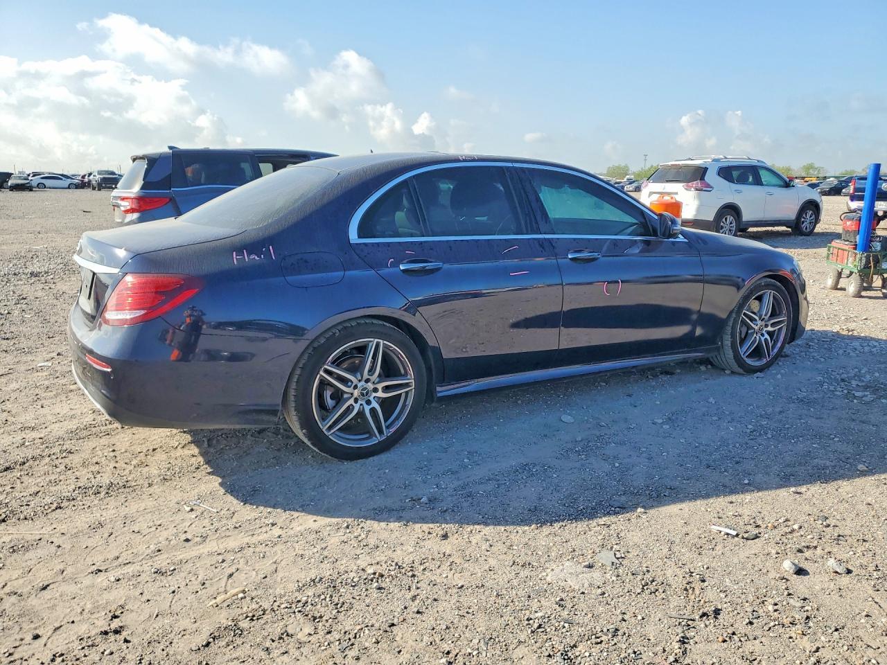 2017 Mercedes-Benz E 300 - Фото 3