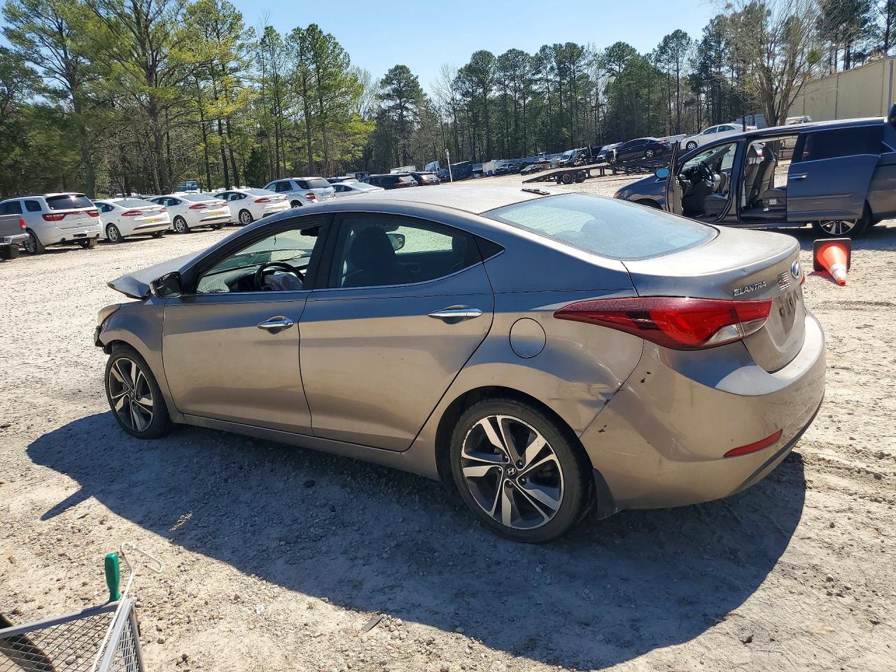 2015 Hyundai Elantra Limited - Image 2