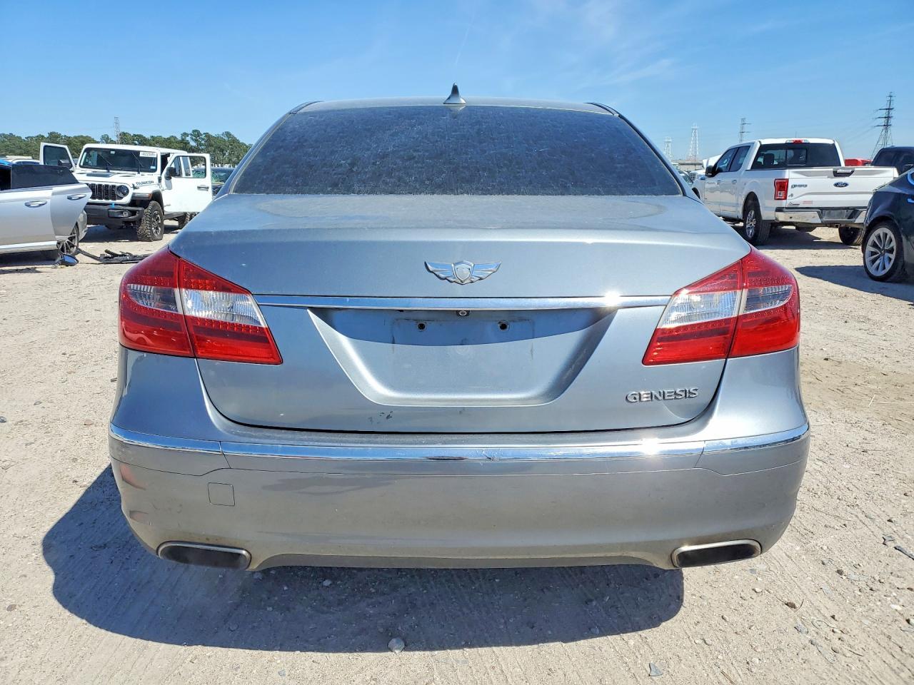 2014 Hyundai Genesis 3.8L - Фото 5