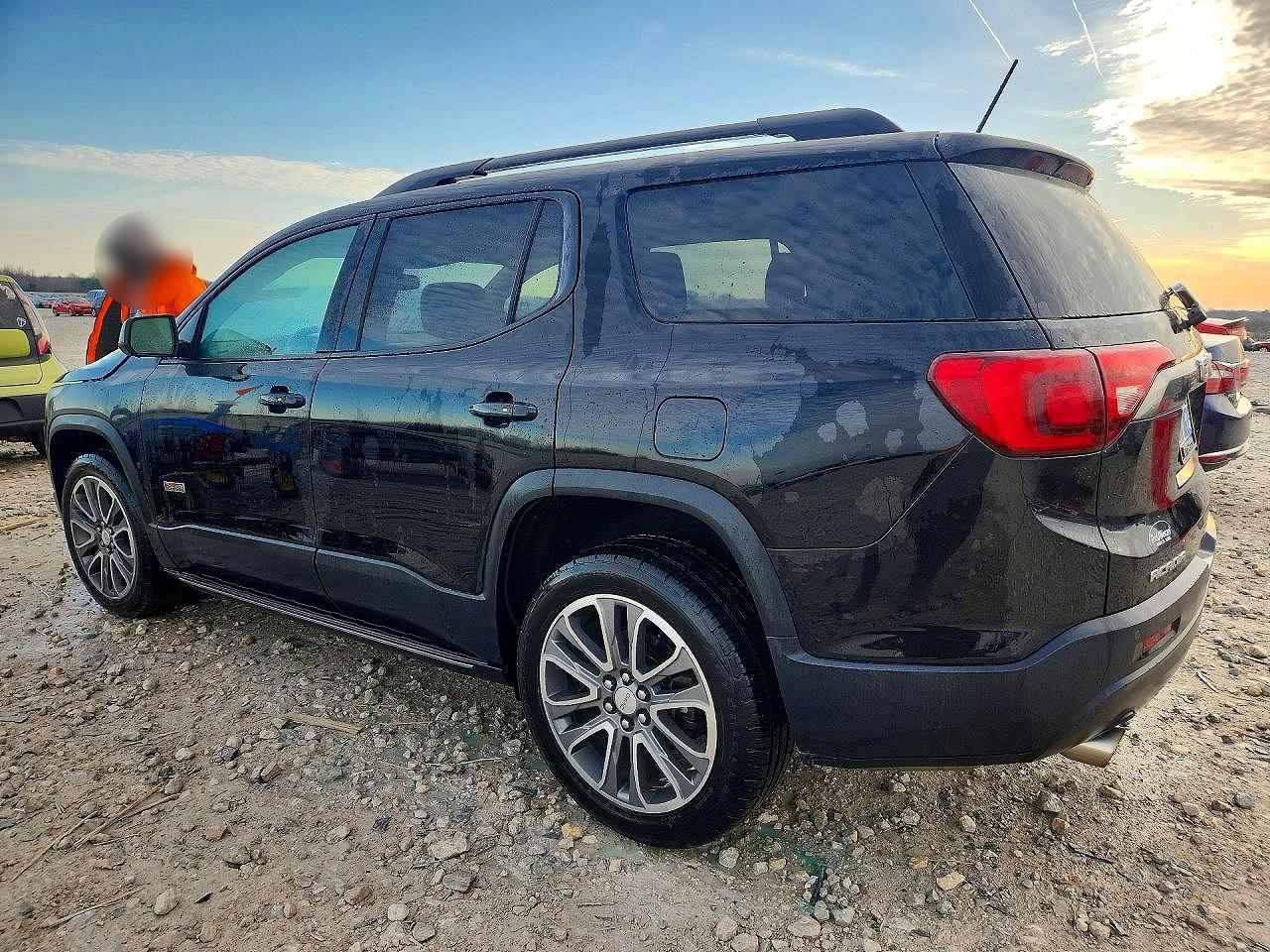 2018 GMC Acadia All Terrain - Image 2