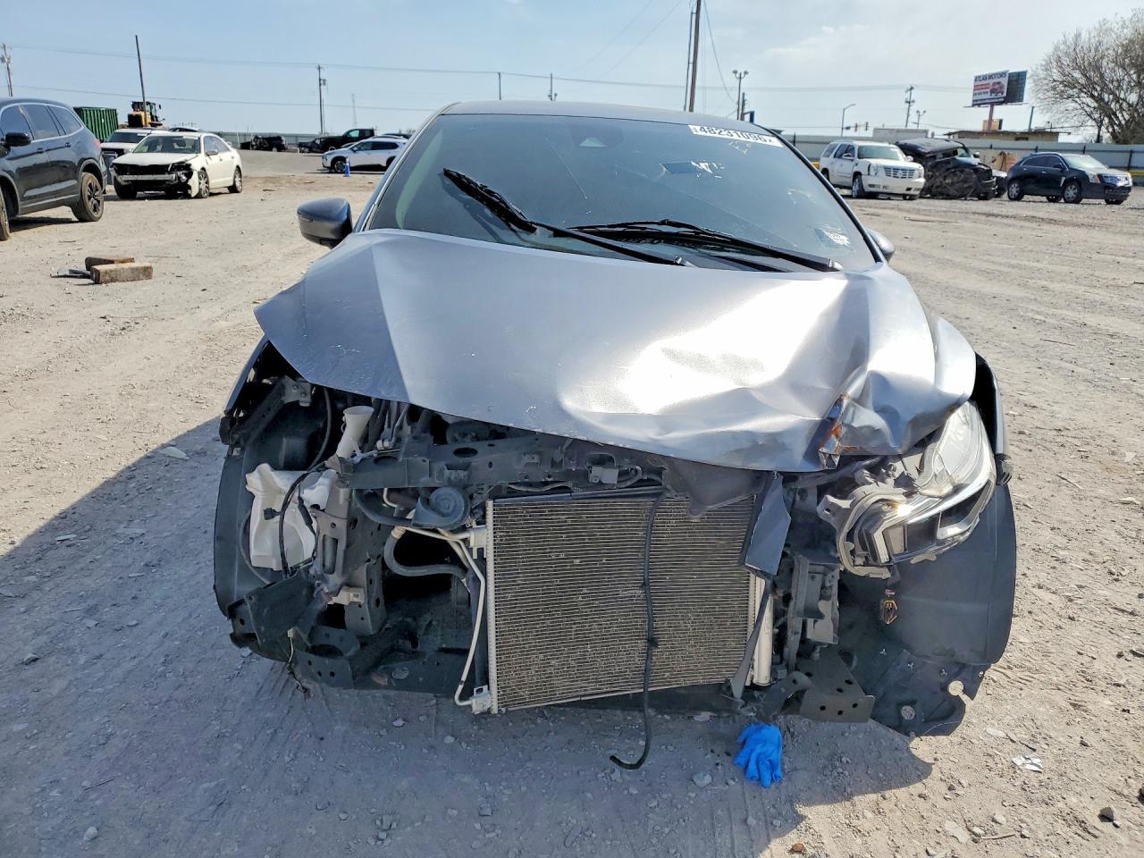 2021 Nissan Versa Sv - Image 5