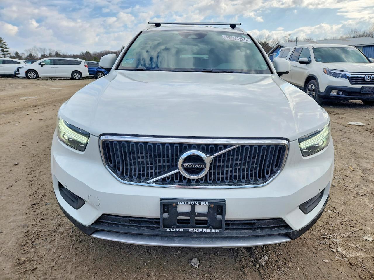 2020 Volvo Xc40 T5 Momentum - Image 5