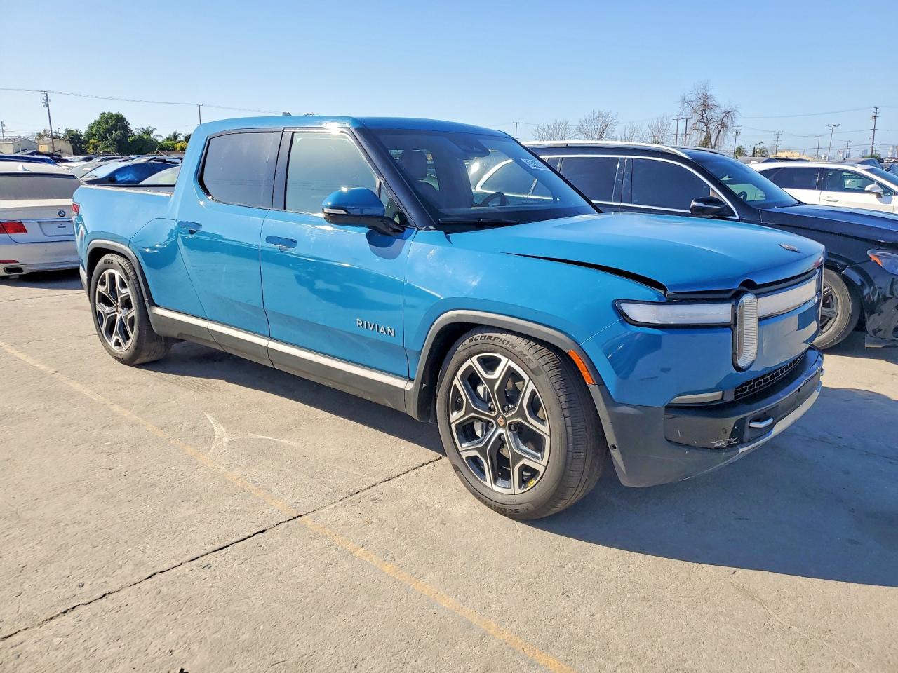 2025 Rivian R1T Adventure - Image 4