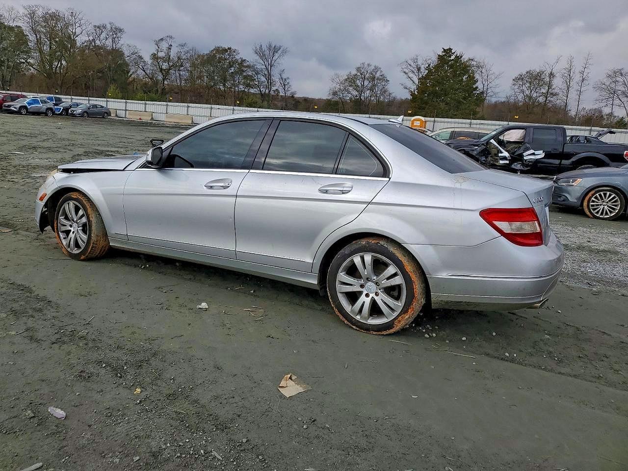 2009 Mercedes-Benz C 300 4Matic - Фото 2