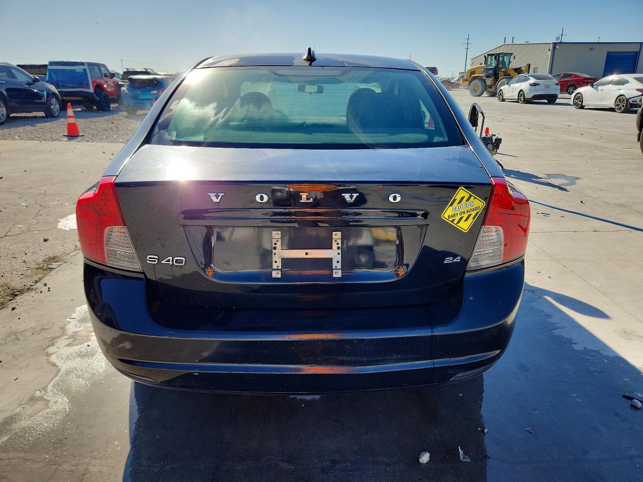 2010 Volvo S40 2.4I - Фото 6