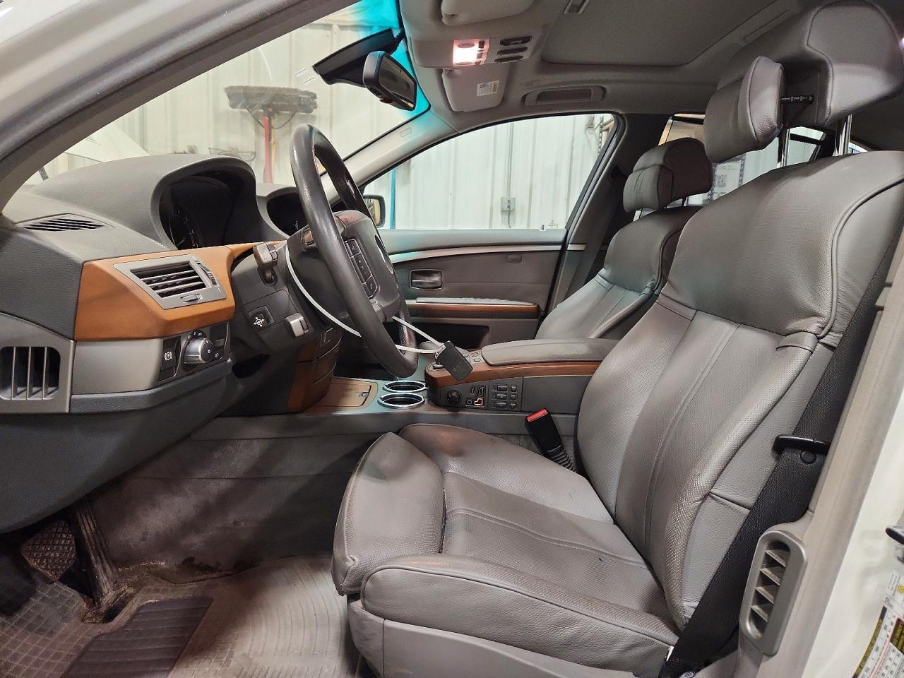 2006 BMW 750 I - Image 7