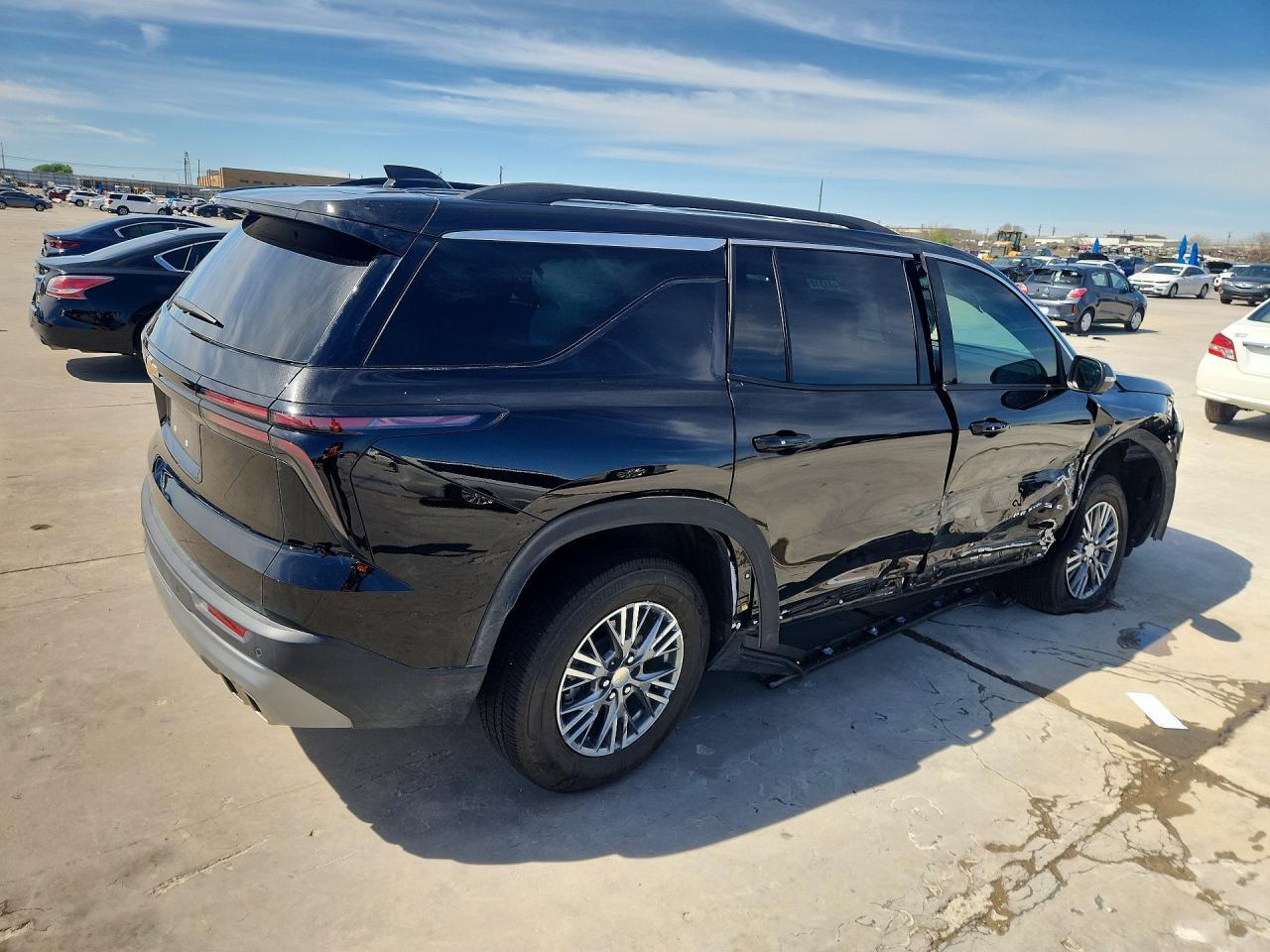 2025 Chevrolet Traverse Lt - Фото 3