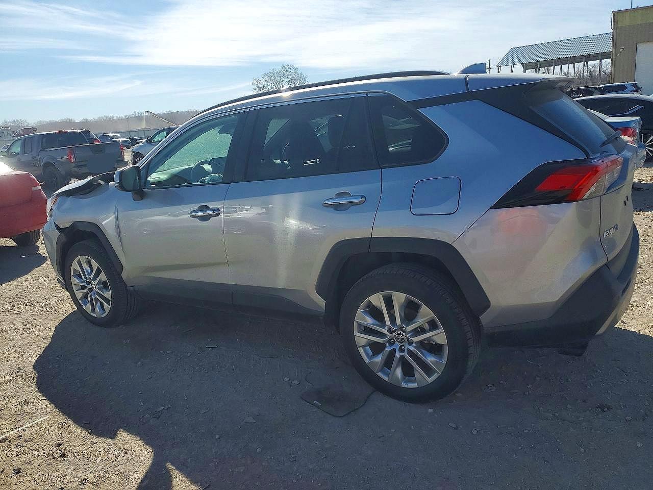 2024 Toyota Rav4 Limited - Фото 2