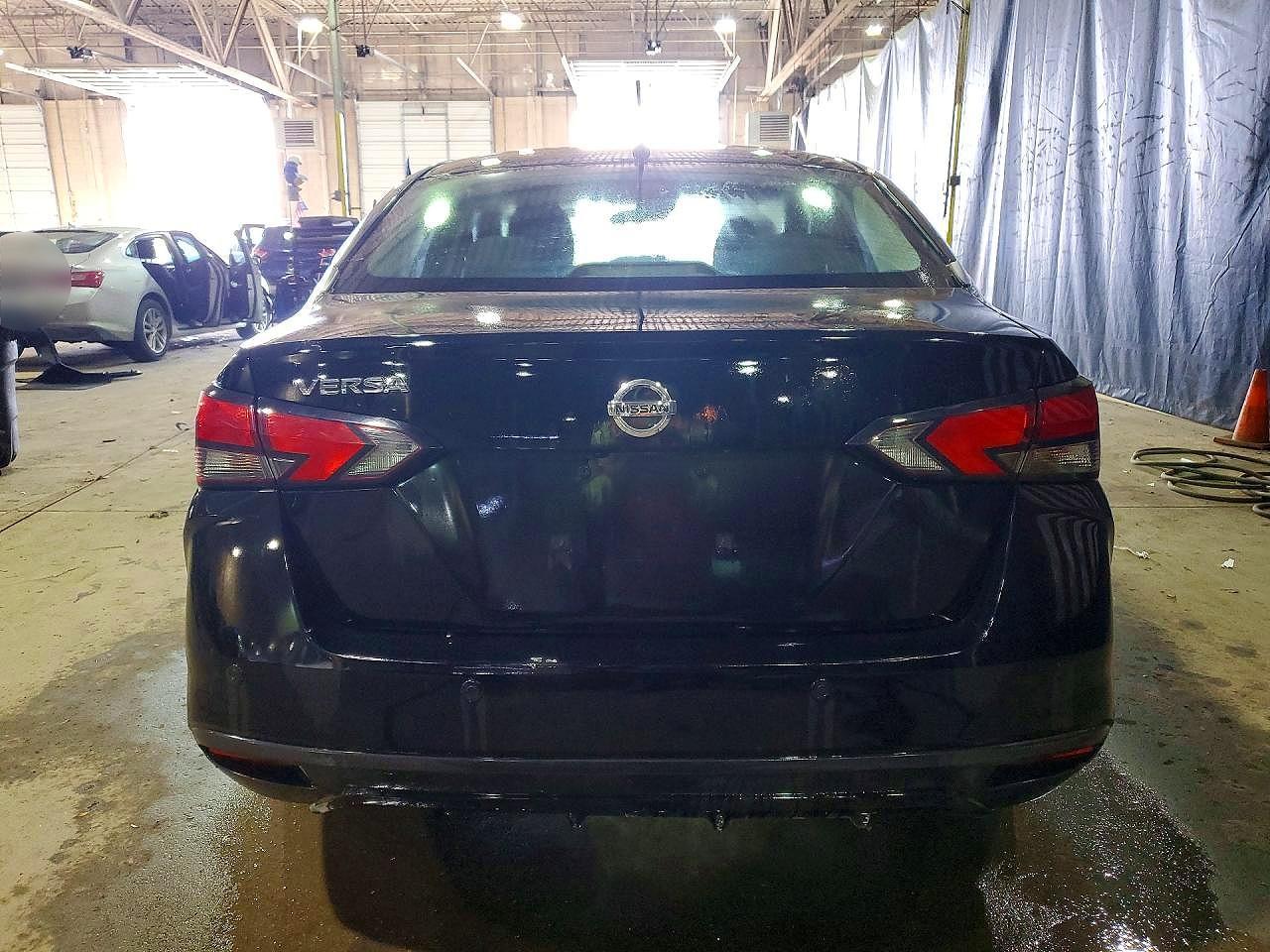 2020 Nissan Versa S - Фото 6