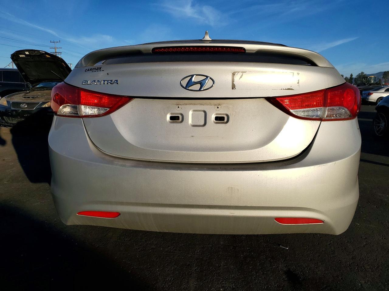 2013 Hyundai Elantra Gls - Image 6