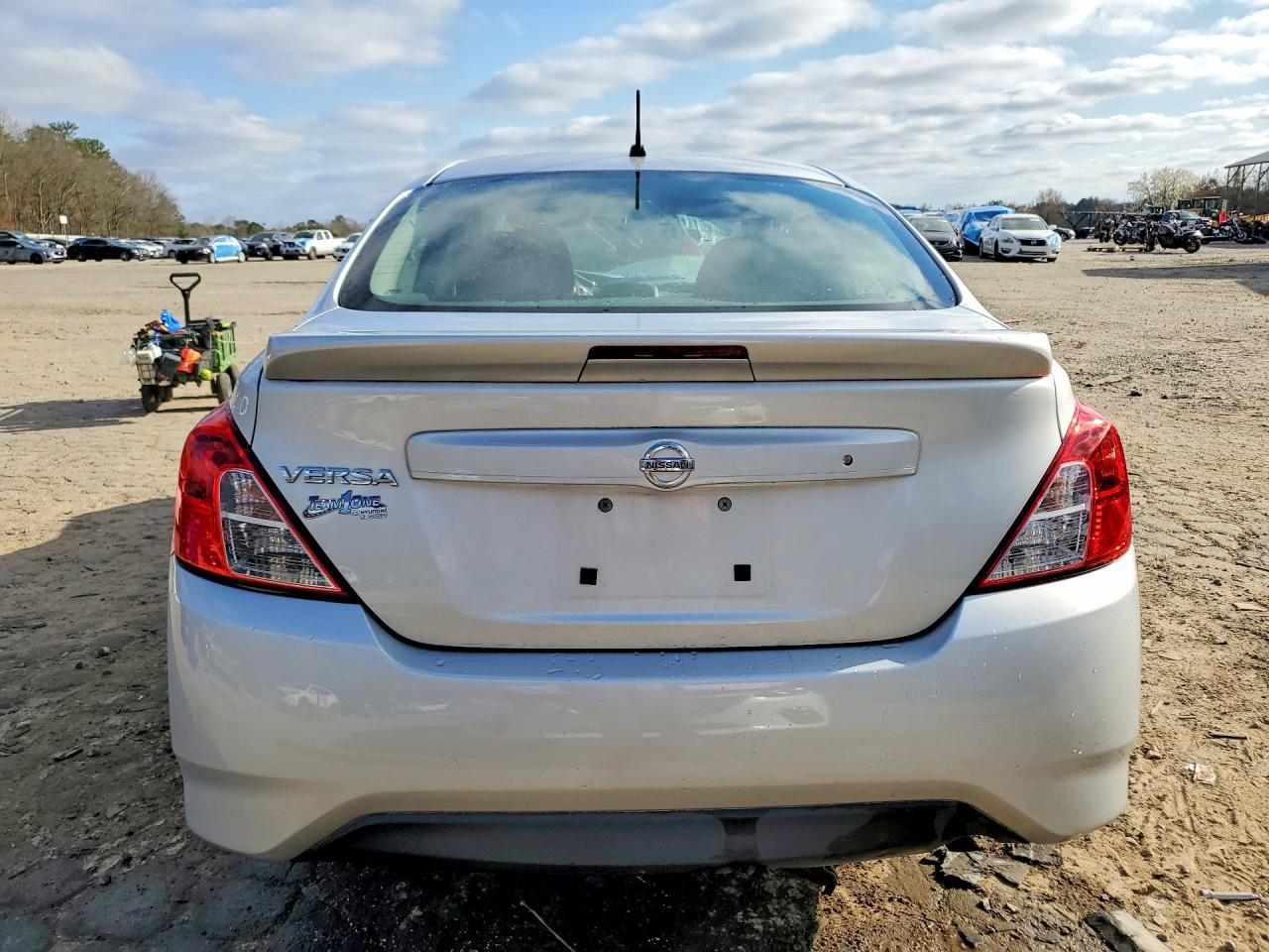 2018 Nissan Versa S Plus - Фото 6