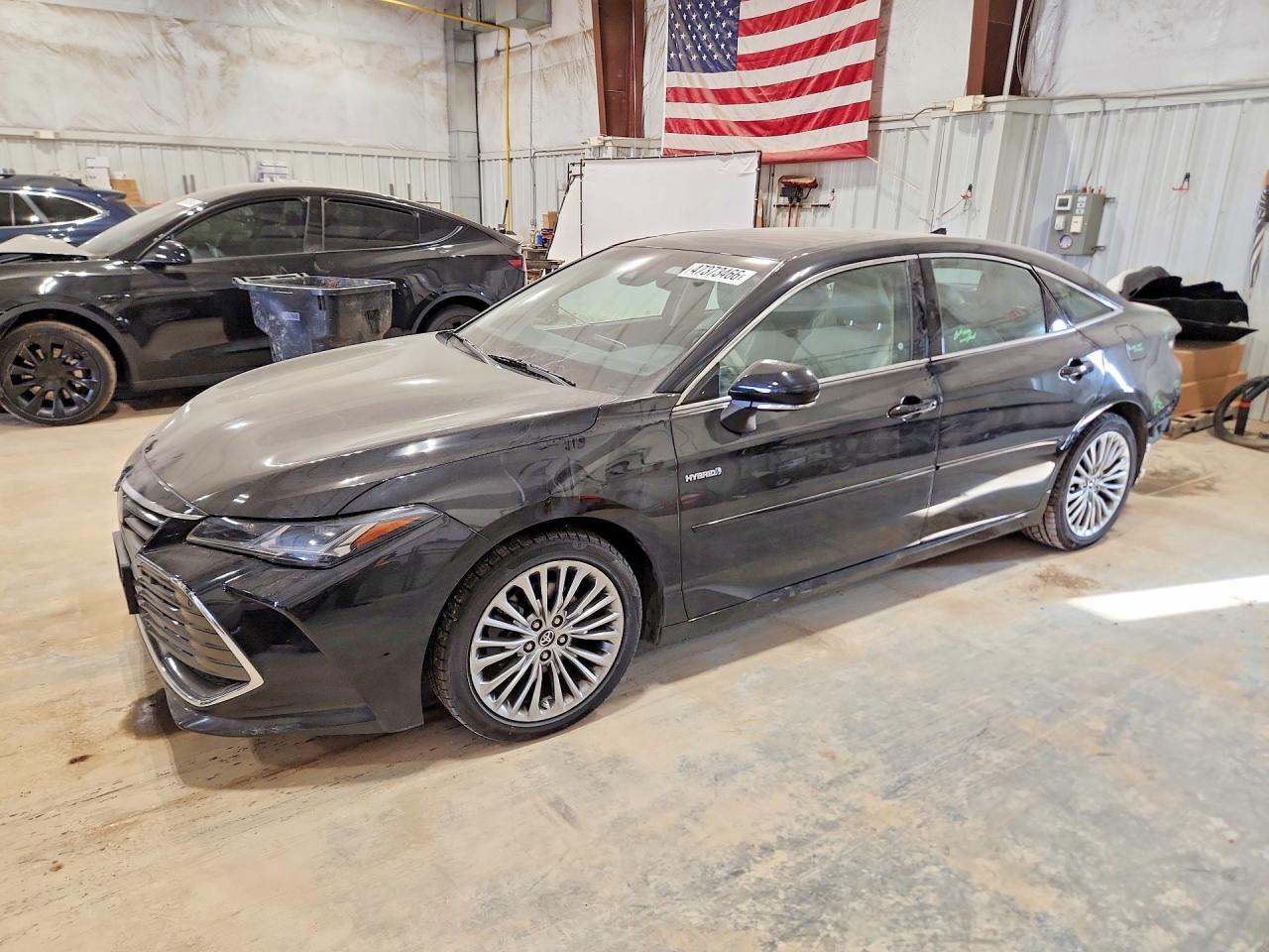 2019 Toyota Avalon Hybrid Limited