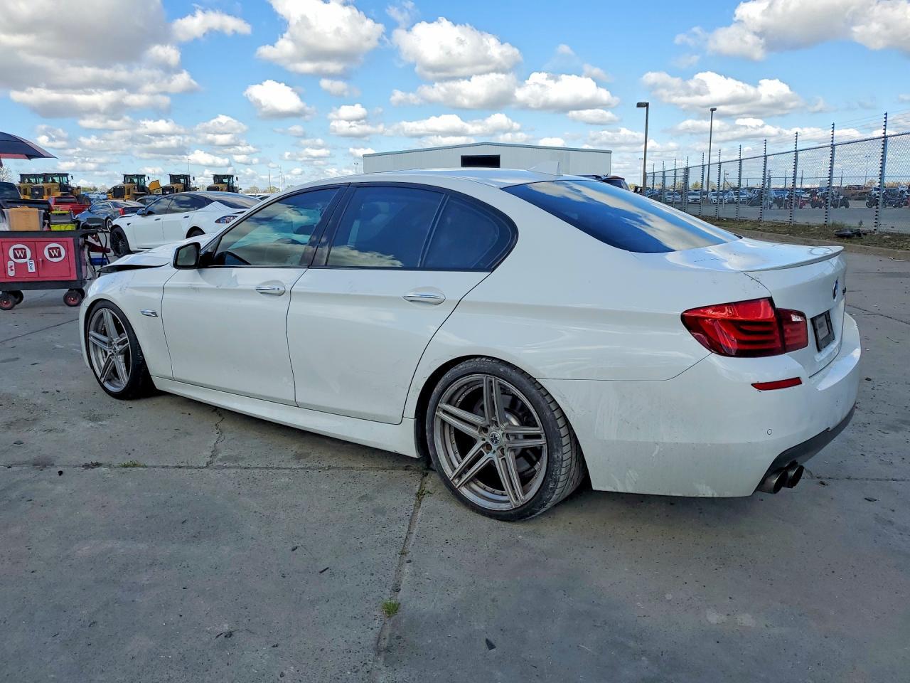 2011 BMW 535 I - Фото 2