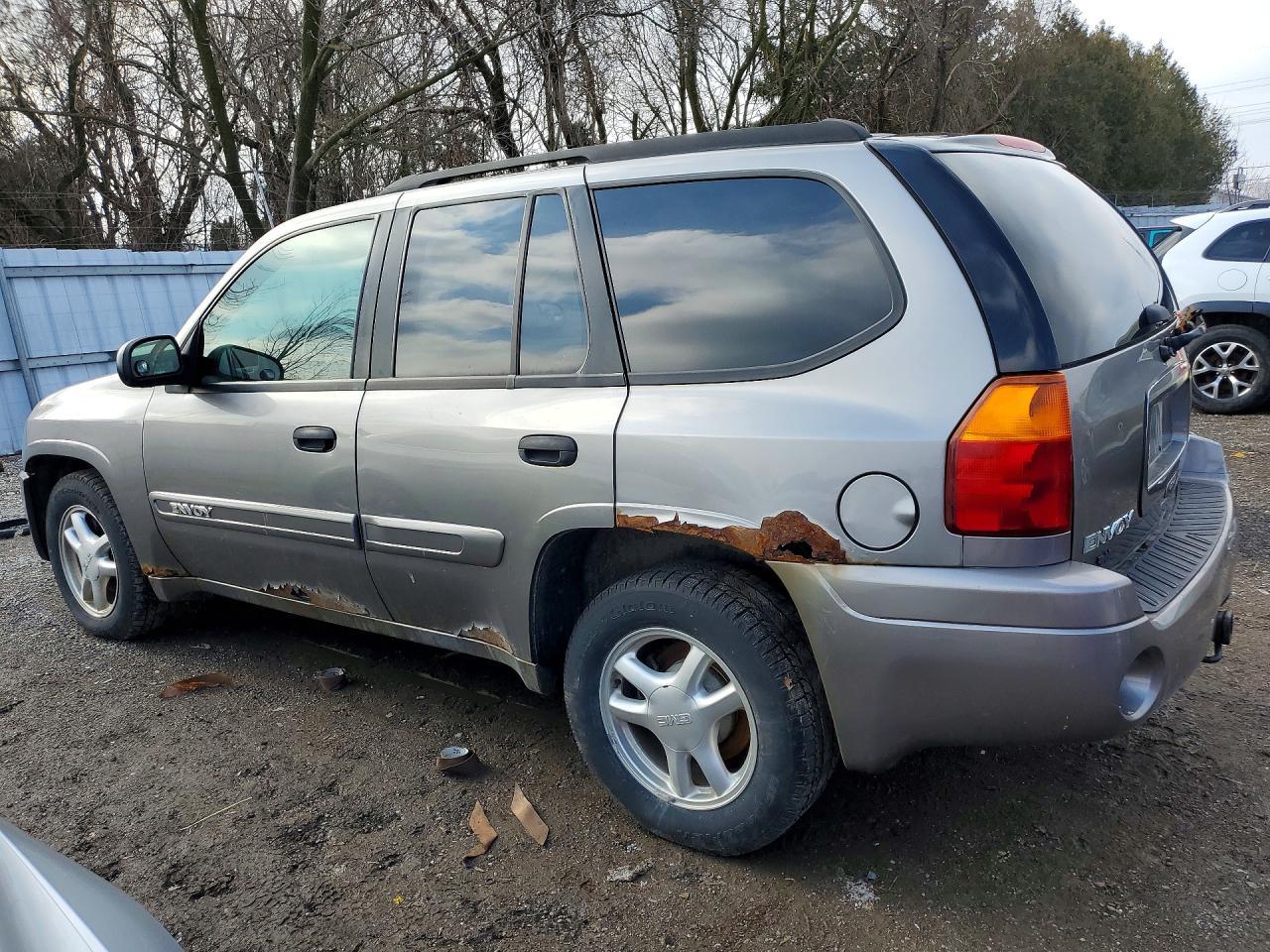 2005 GMC Envoy - Фото 2