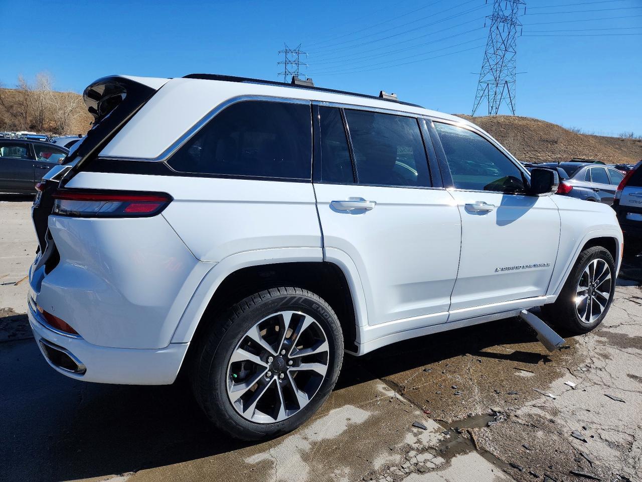 2023 Jeep Grand Cherokee Overland 4Xe - Image 3