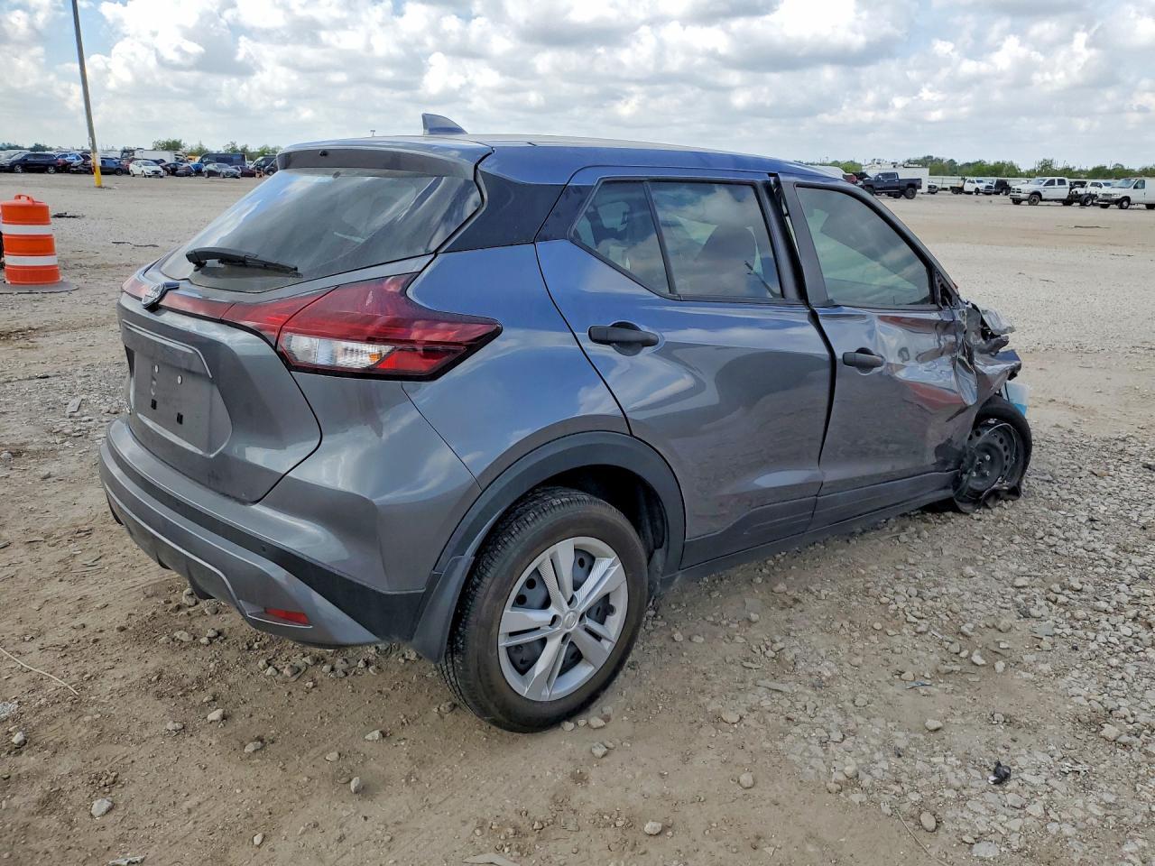 2024 Nissan Kicks S - Фото 3