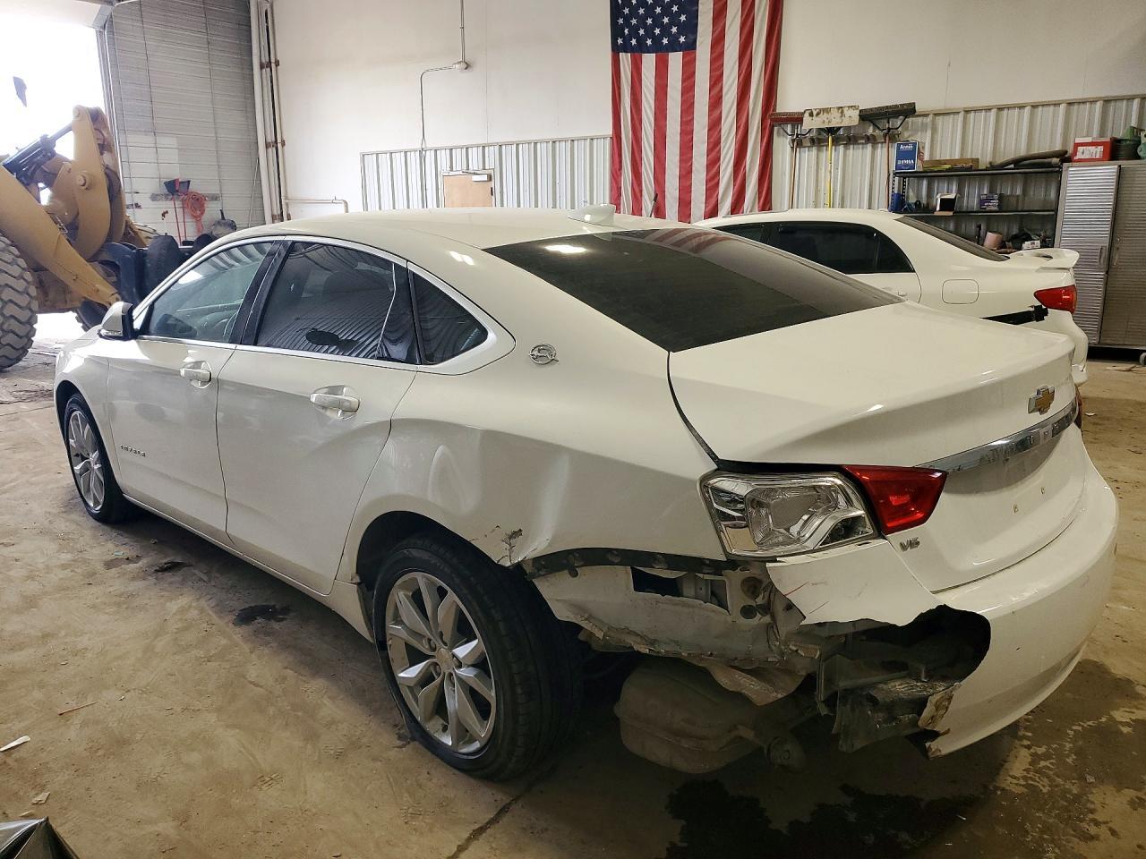 2017 Chevrolet Impala Lt - Image 2