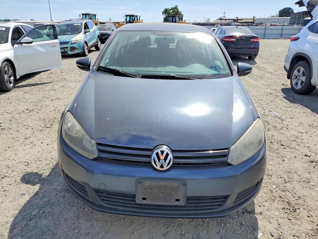 2013 Volkswagen Golf - Image 5
