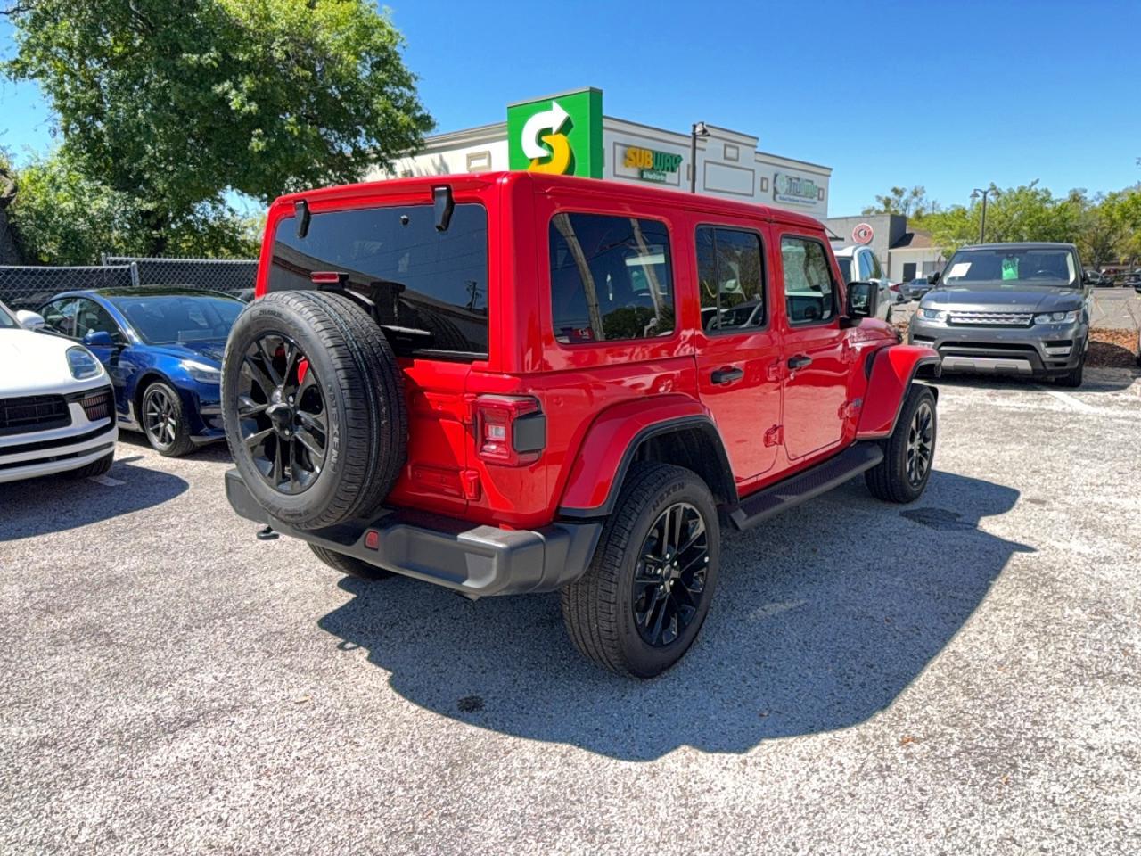 2025 Jeep Wrangler Sahara 4Xe - Фото 4
