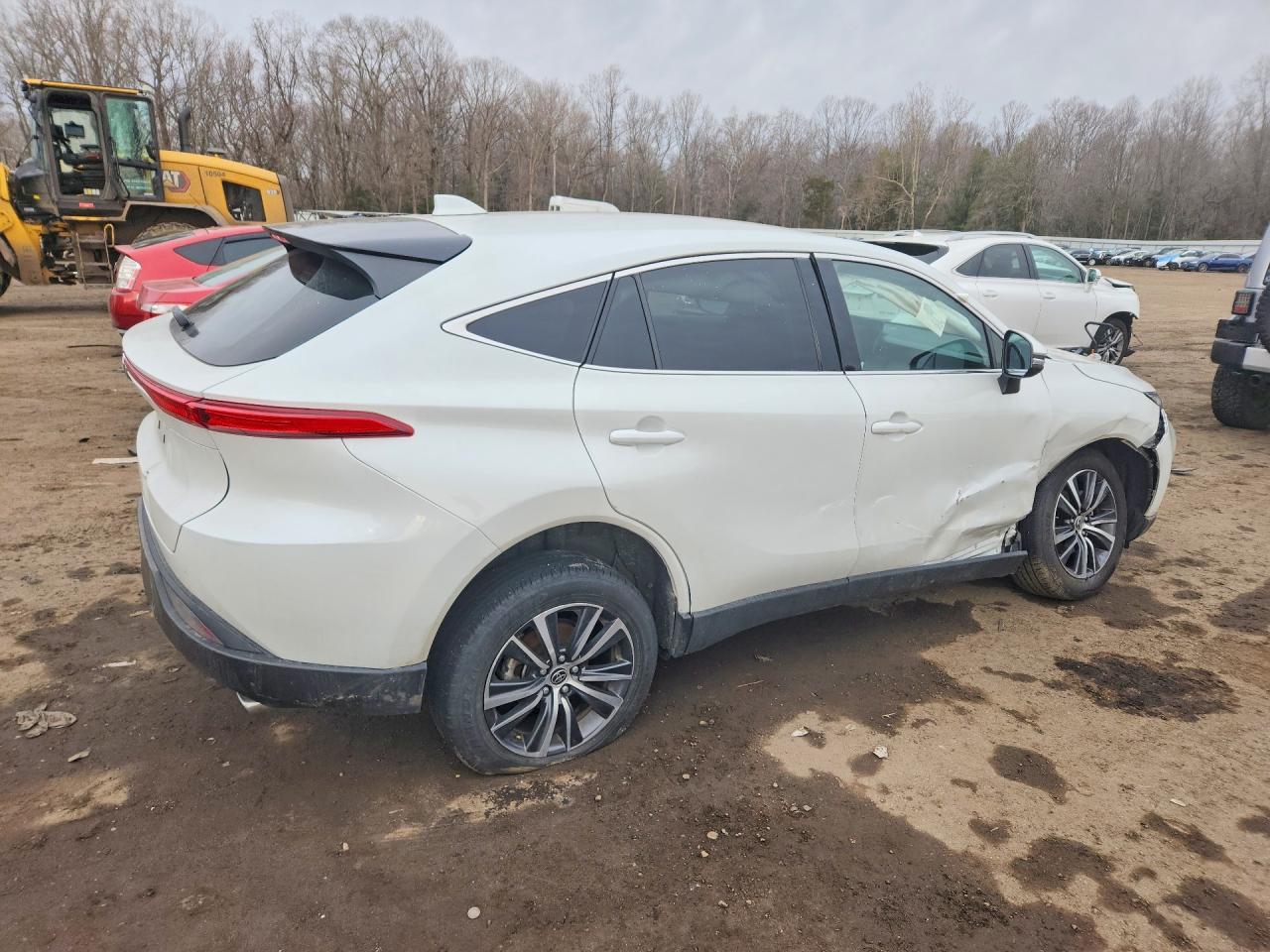 2023 Toyota Venza Le - Image 3