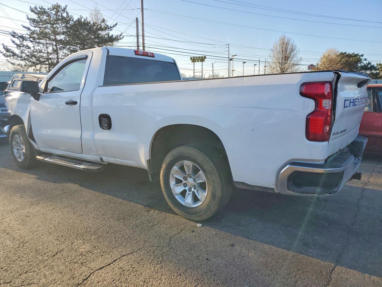 2020 Chevrolet Silverado C1500 - Фото 2